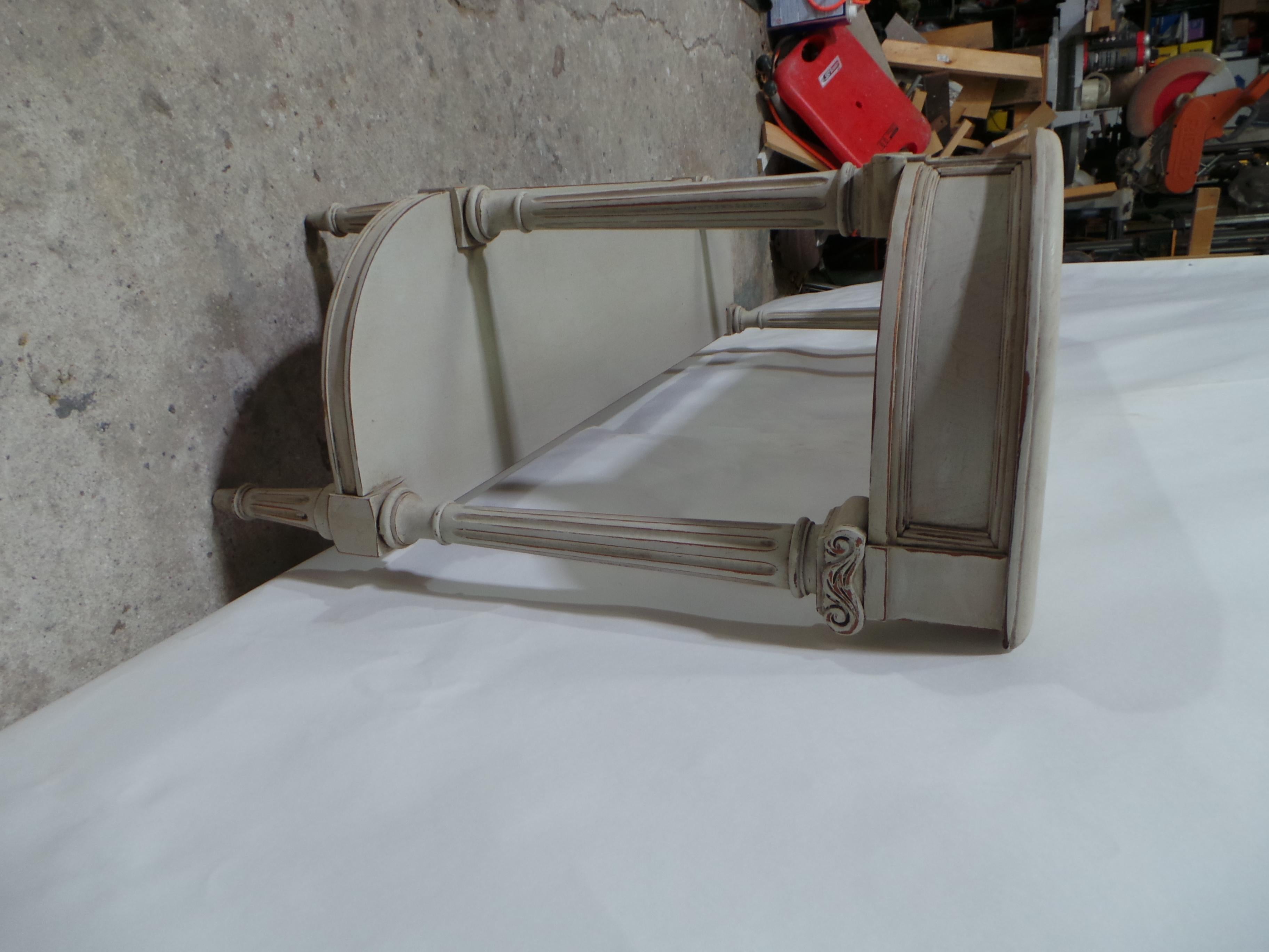 Mesa consola estilo Gustaviano mediados del siglo XX en venta