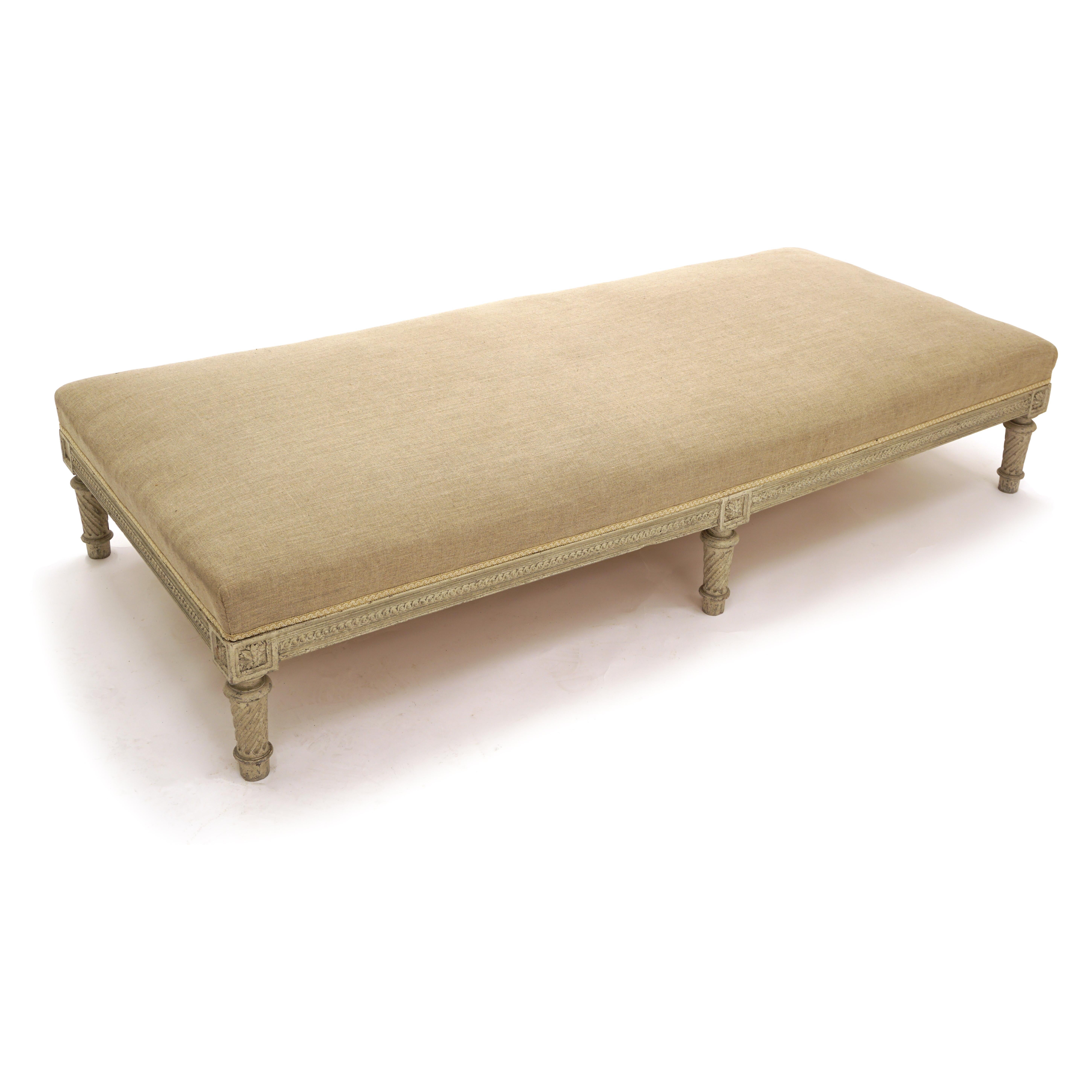 Swedish Gustavian Style Daybed in Grey/White Colors, Sweden, circa 1860-80 For Sale