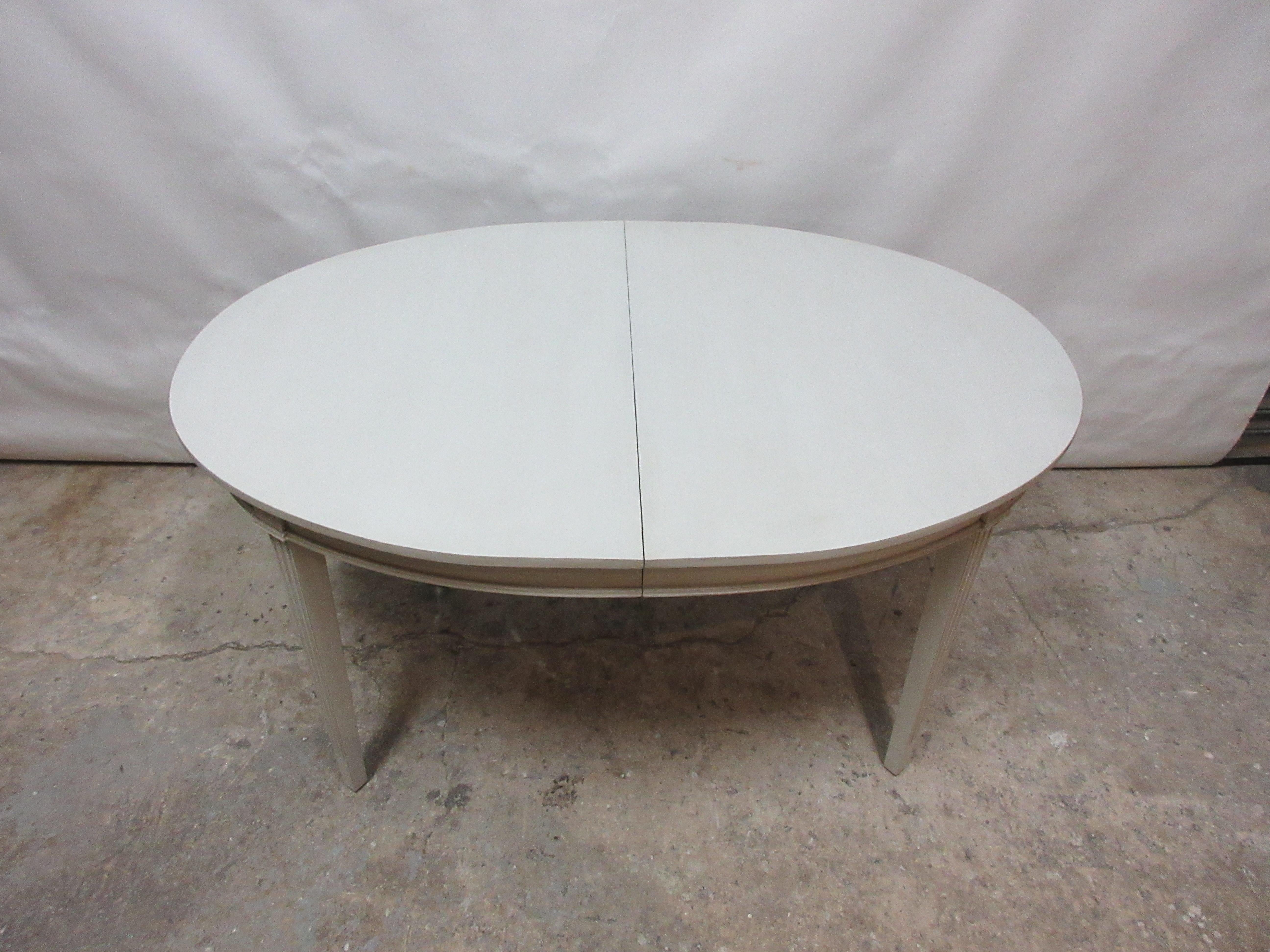 Gustavian Style Dining Table In Good Condition In Hollywood, FL
