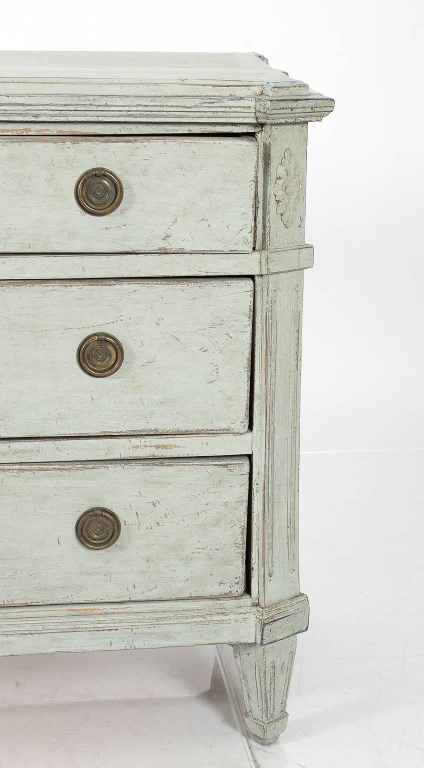 Gustavian Style Dressers In Good Condition For Sale In Stamford, CT