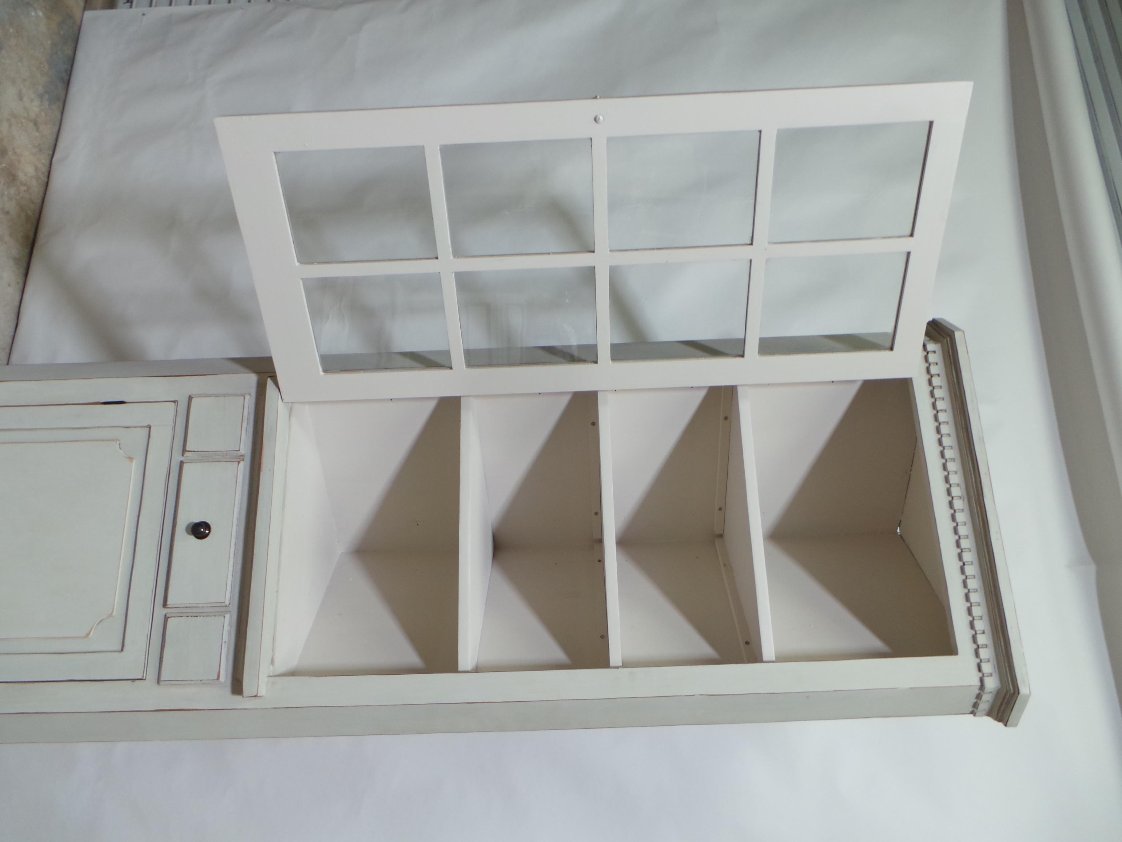 Gustavian Style Glass Top Corner Cabinet In Good Condition For Sale In Hollywood, FL