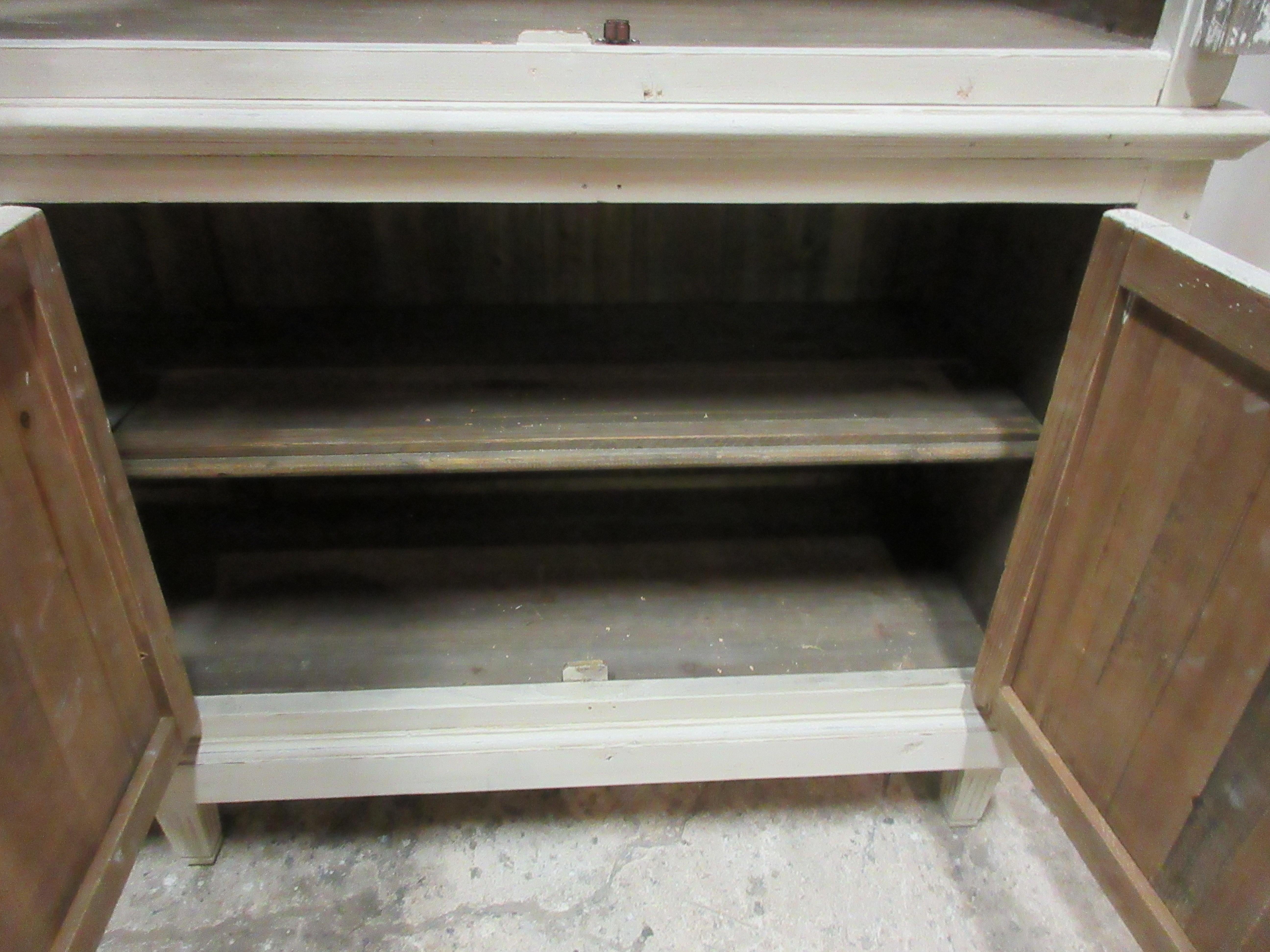 Gustavian Style Glass Top Hutch In Good Condition In Hollywood, FL