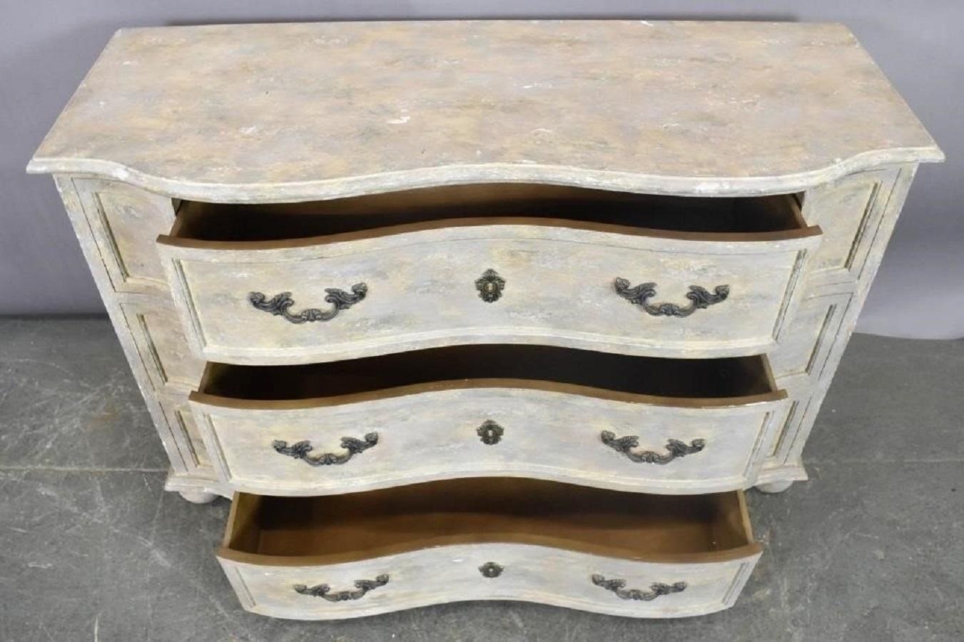 Wood Gustavian Style Gray Painted Commode or Chest of Drawers, Early 20th Century