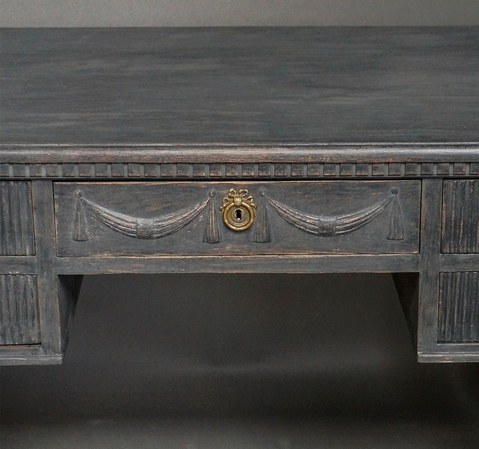 Gustavian Style Knee Hole Desk In Good Condition In Great Barrington, MA