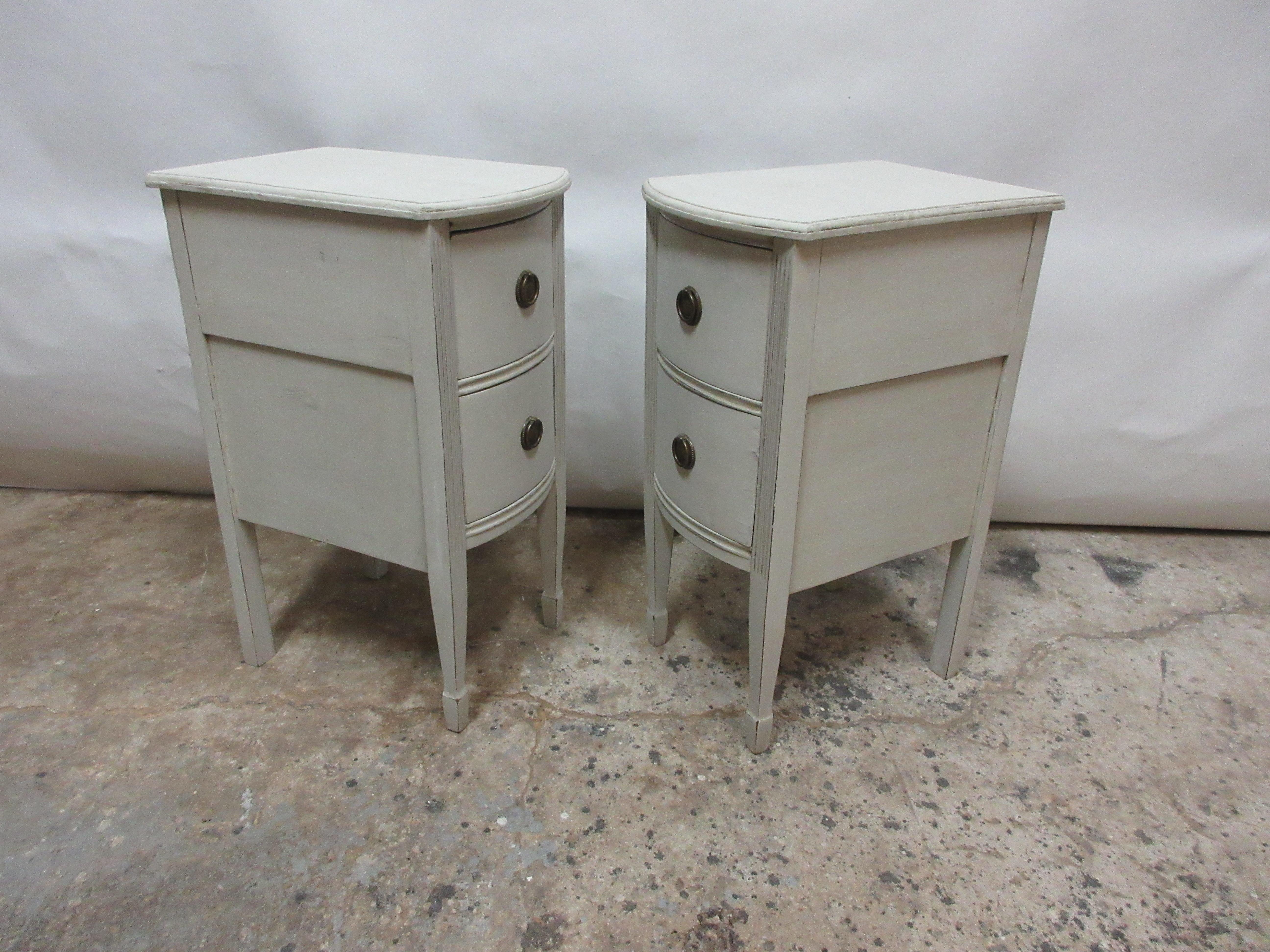 Gustavian Style Nightstands In Good Condition In Hollywood, FL