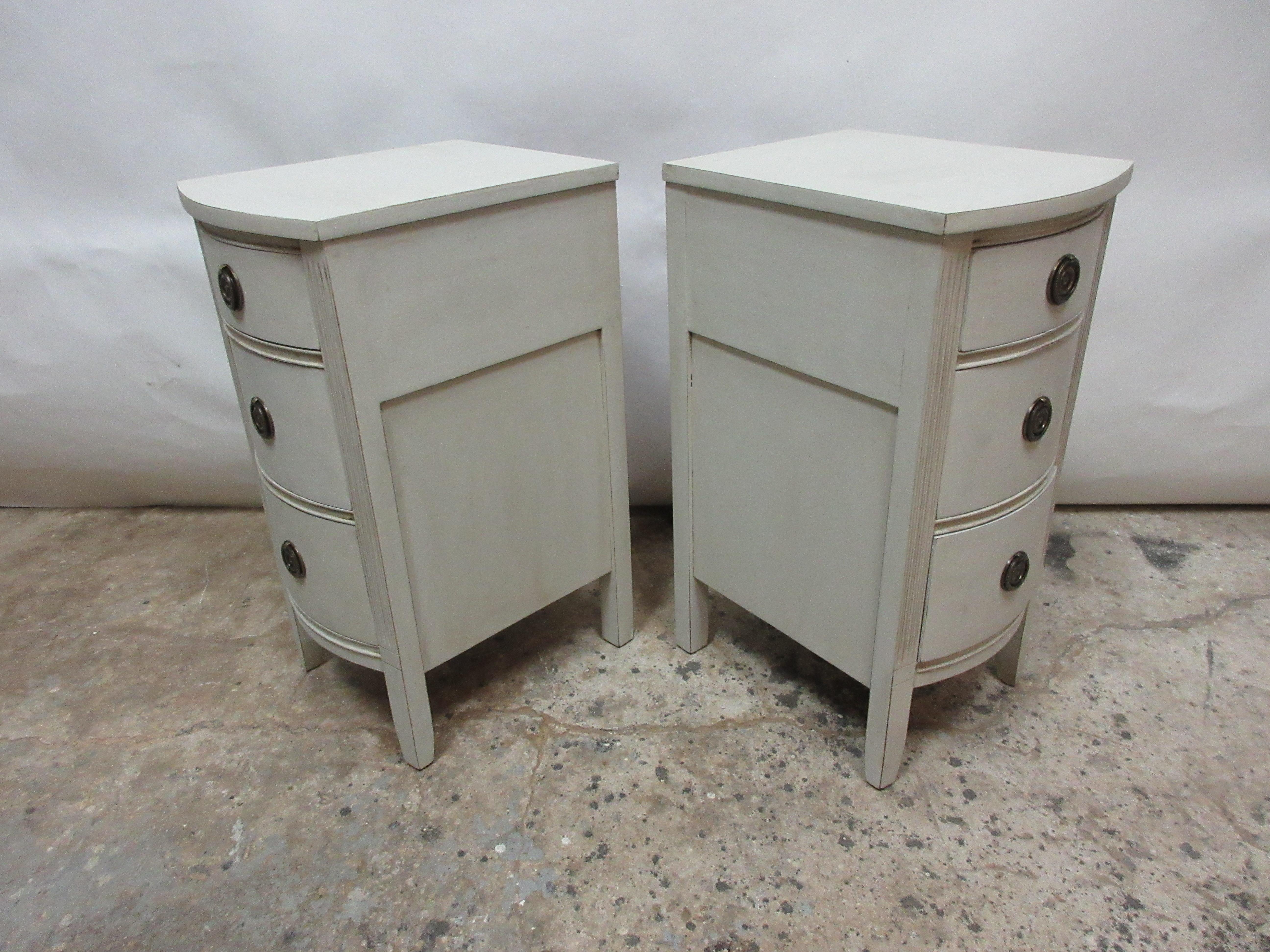 Gustavian Style Nightstands  In Good Condition In Hollywood, FL