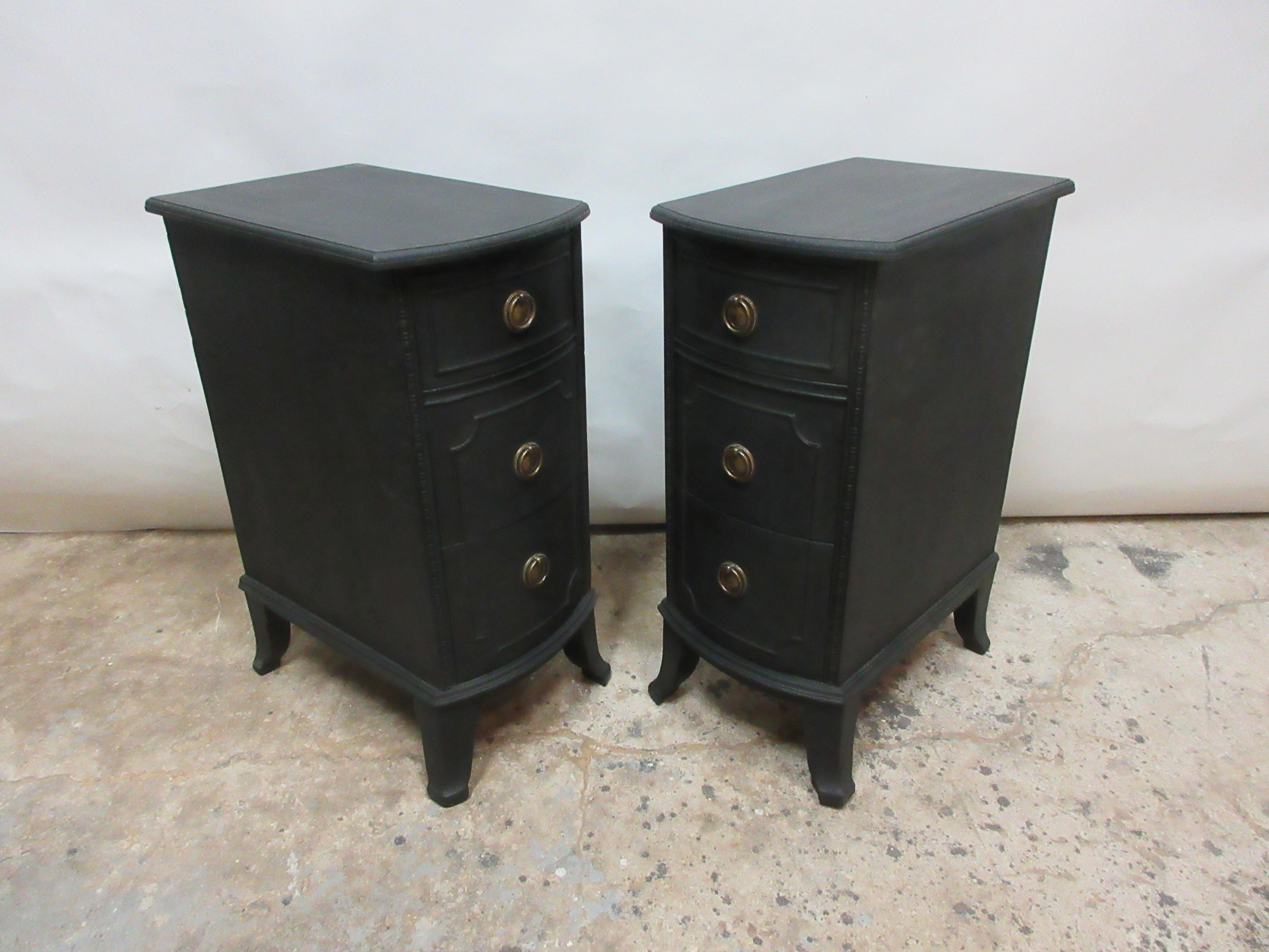 Gustavian Style Nightstands In Good Condition In Hollywood, FL