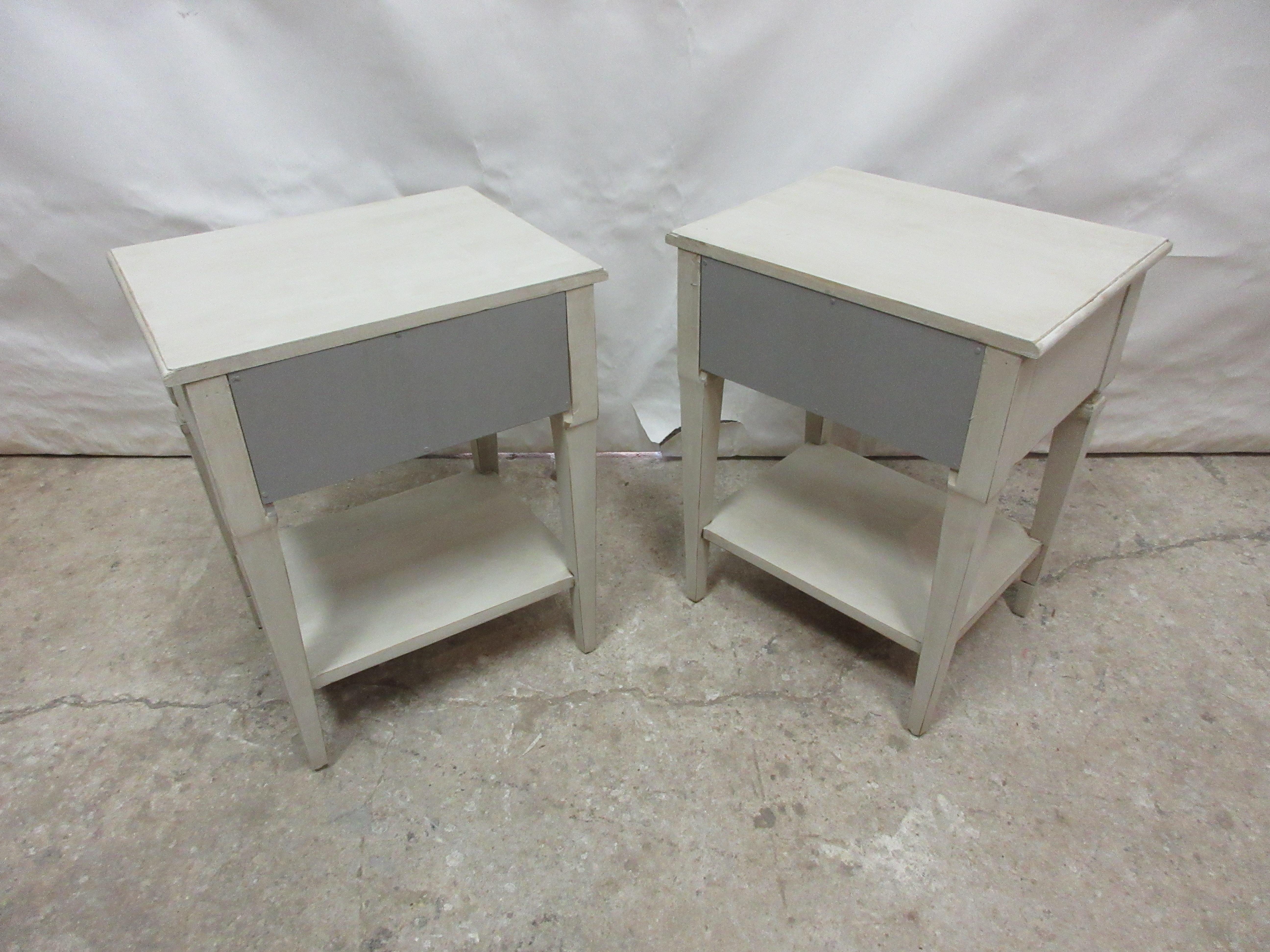 Gustavian Style Night Stands In Good Condition For Sale In Hollywood, FL