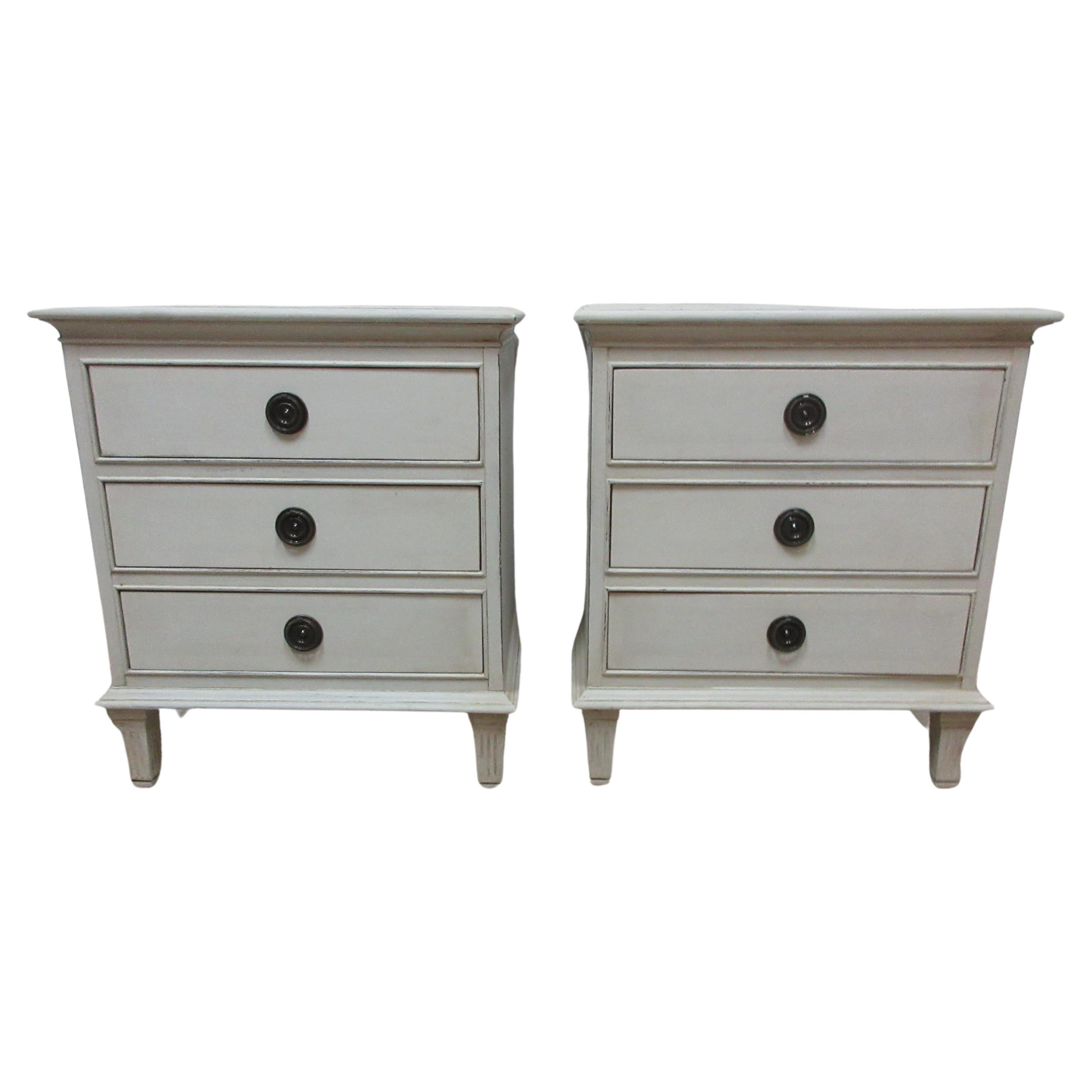 Two Night Stands in Sycamore For Sale at 1stDibs