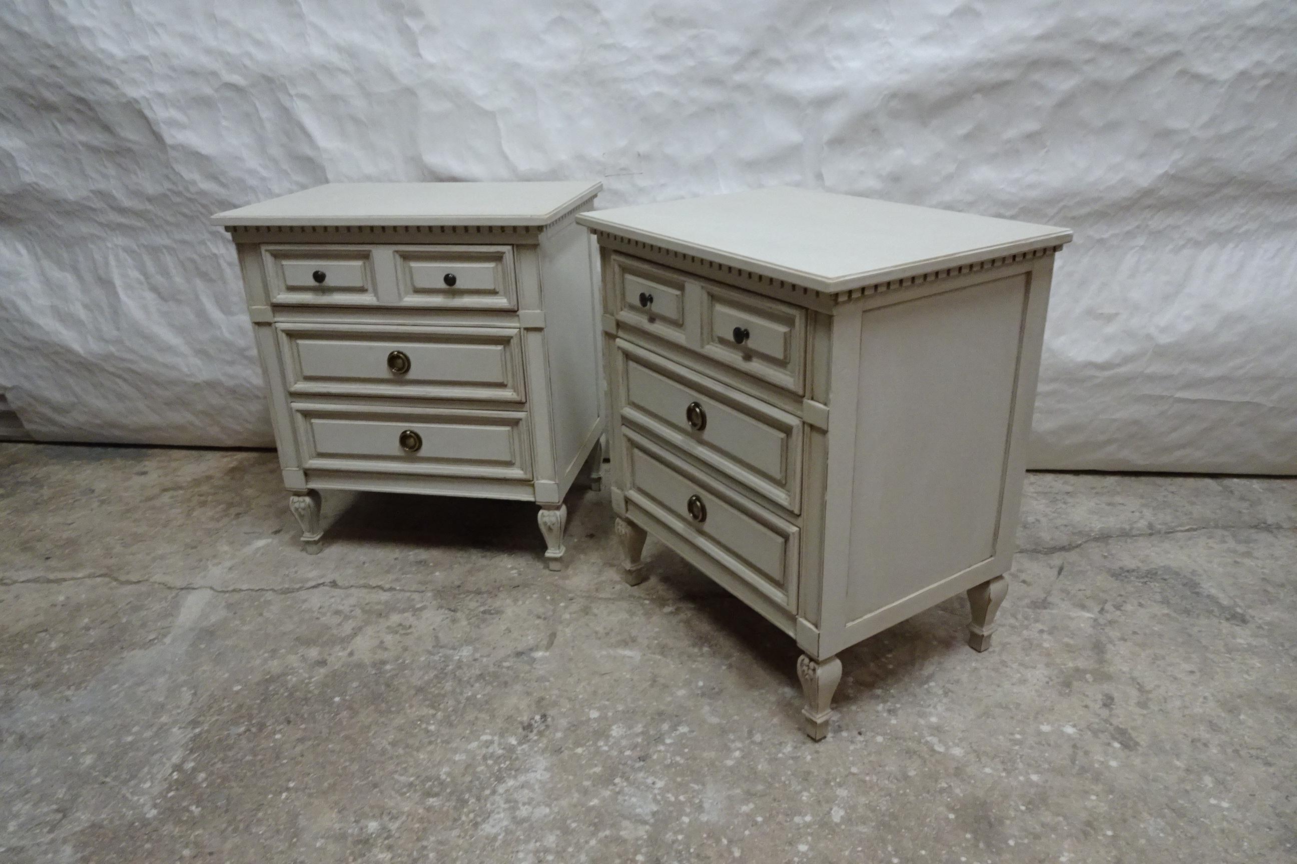 Maple Gustavian Style Nightstands For Sale