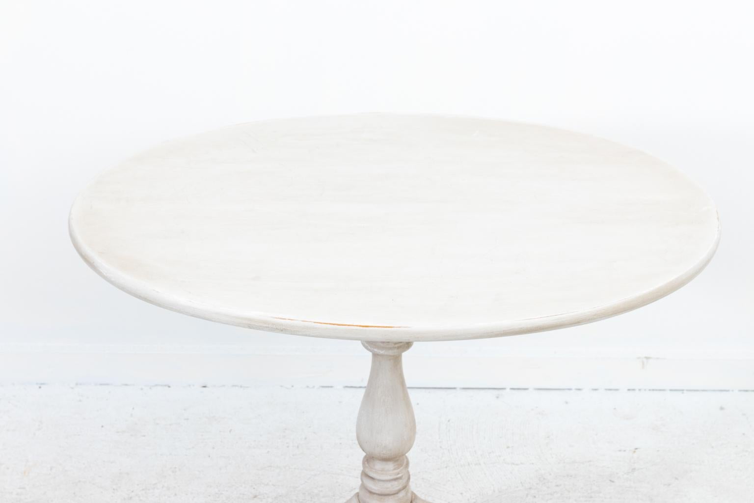 Mid-20th Century Gustavian Style Oval Painted Table