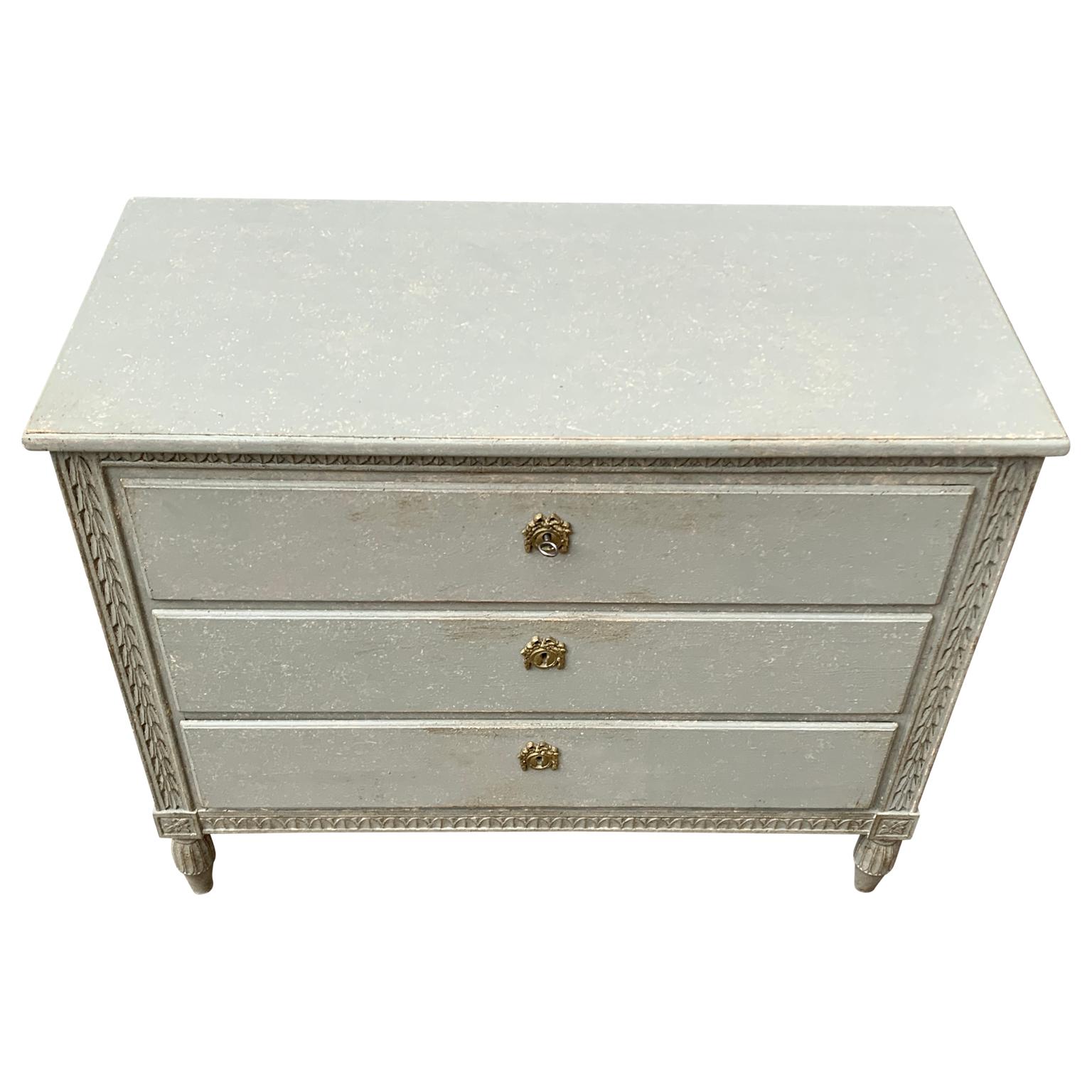 Gustavian Style Painted 3 Drawer Dresser From Sweden In Good Condition In Haddonfield, NJ
