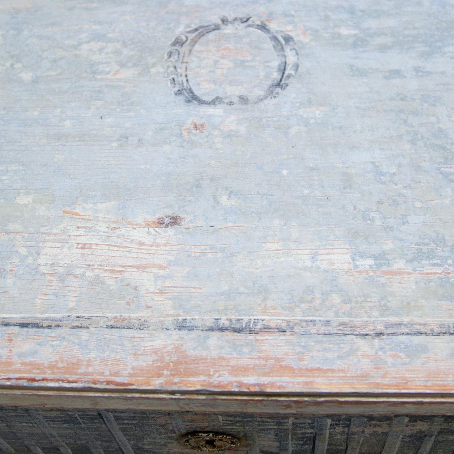 Gustavian-Style Painted Chest of Drawers, 19th Century 1