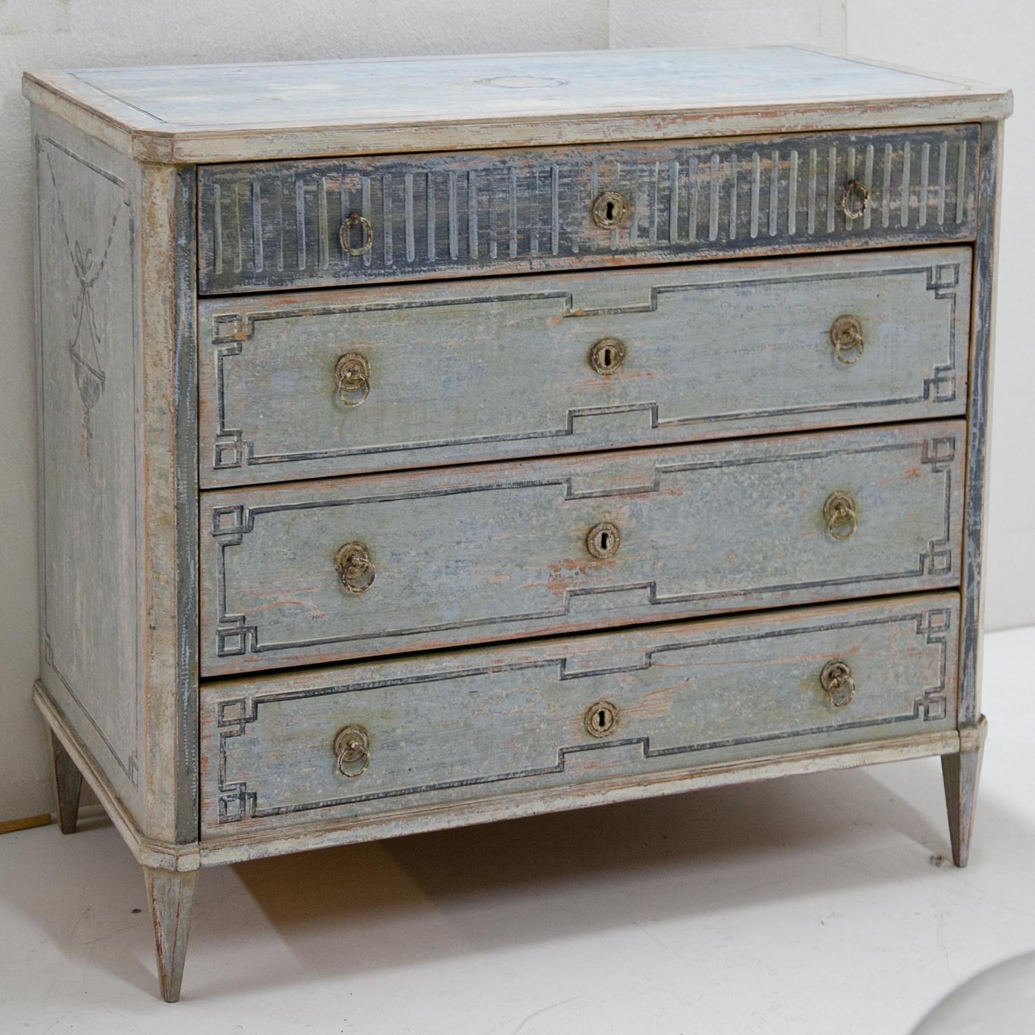 Gustavian-Style Painted Chest of Drawers, 19th Century 2