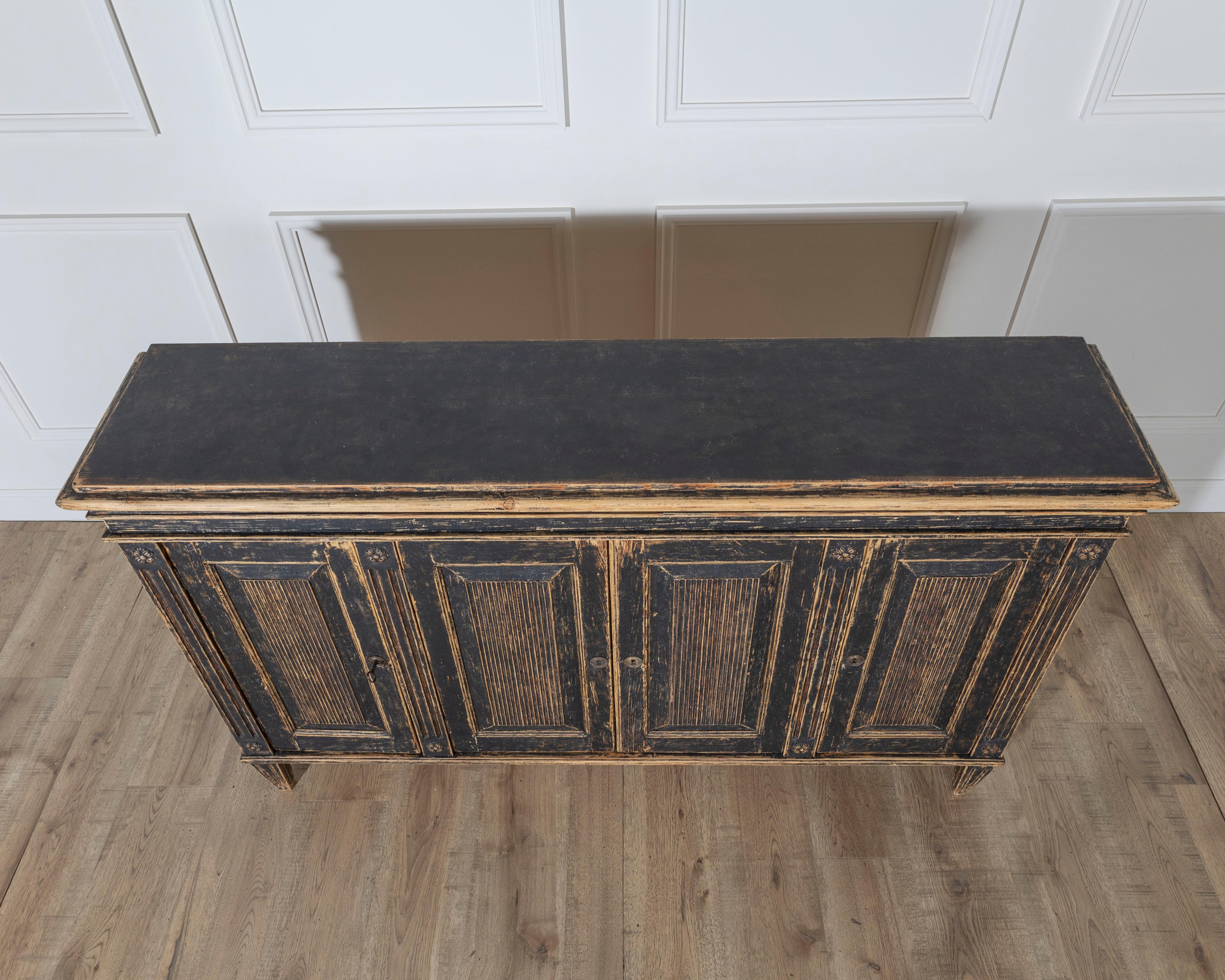 Gustavian Style Painted Sideboard with Reeded Doors, circa 1900 In Good Condition For Sale In Atlanta, GA