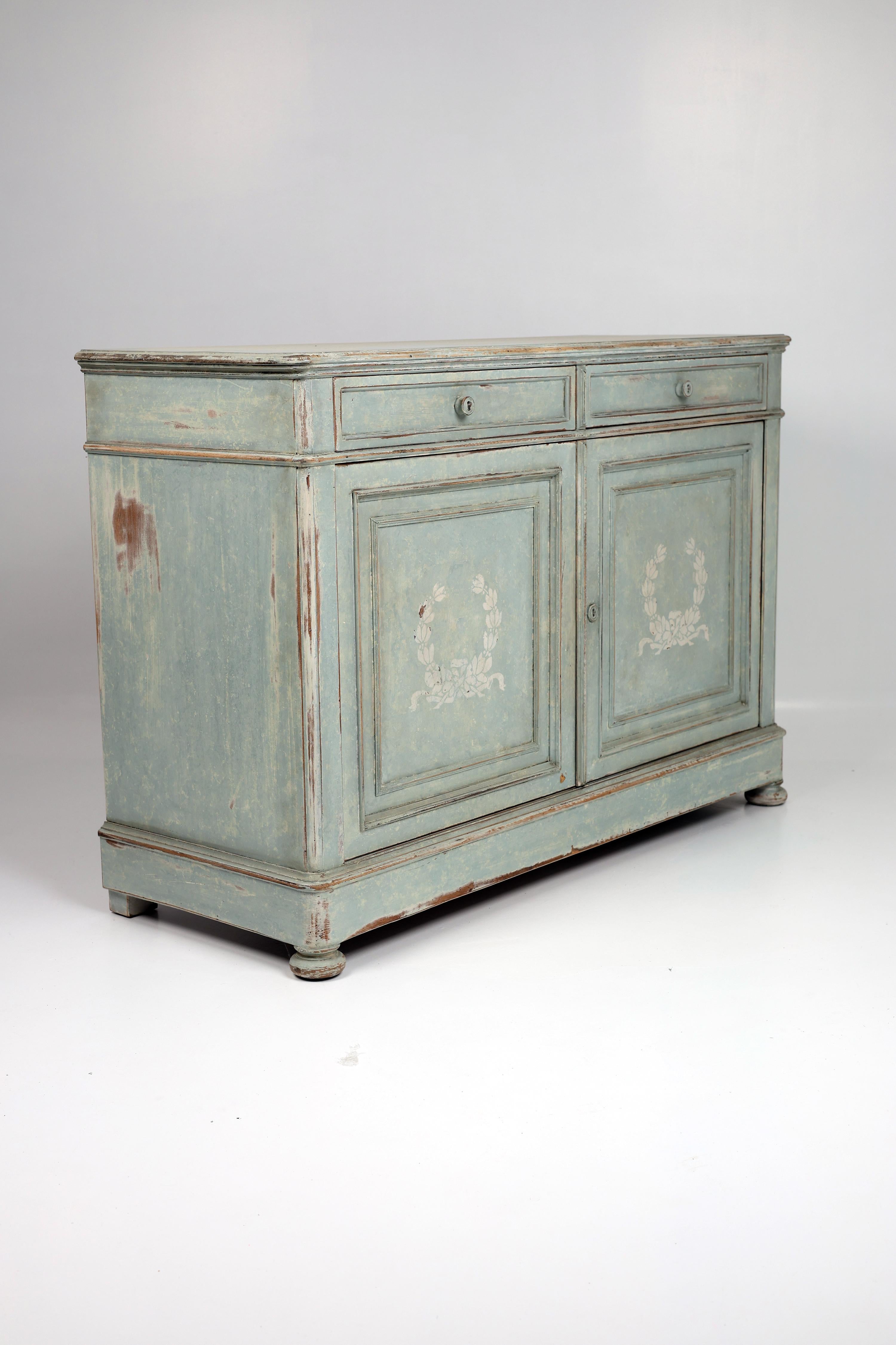 Credenza in stile gustaviano, Svezia, inizio XIX secolo

Questa elegante credenza in stile gustaviano cattura la calma raffinatezza e le proporzioni armoniose caratteristiche del Neoclassicismo svedese dell'inizio del XIX secolo. Realizzata in