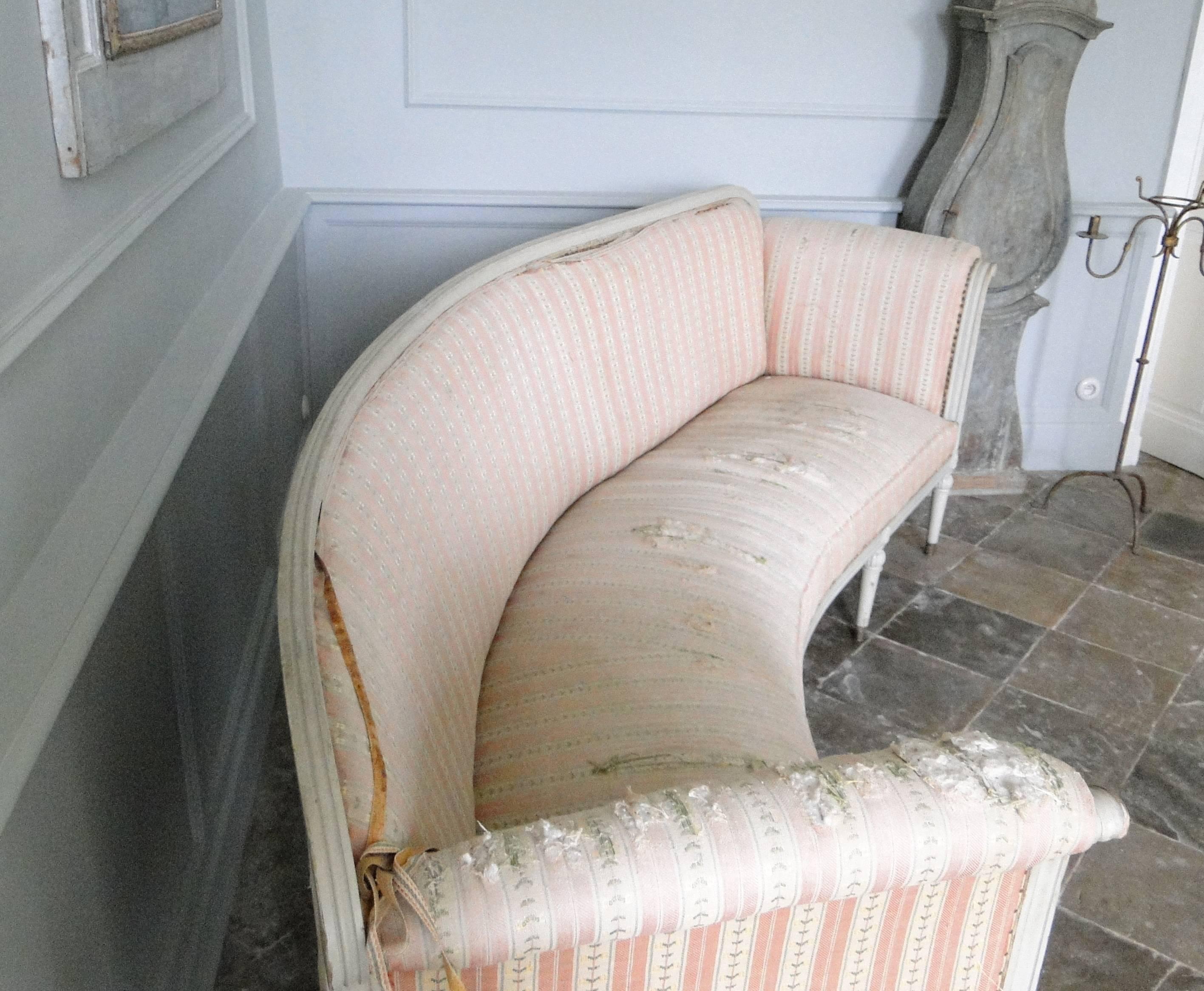 20th Century Gustavian Style Sofa Early 1900 to Be Upholstered For Sale