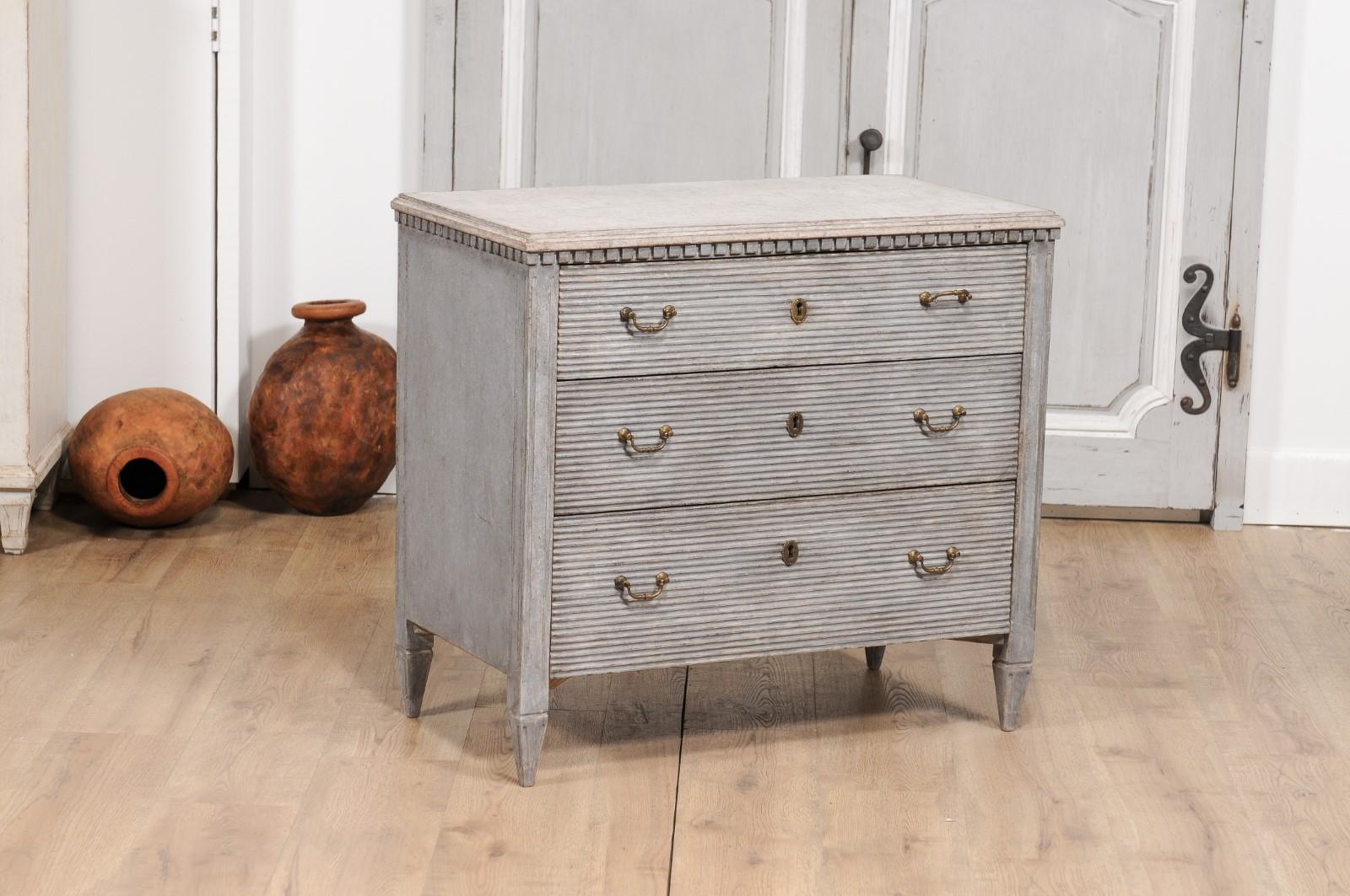 Gustavian Style Swedish 19th Century Three-Drawer Gray Painted and Carved Chest In Good Condition For Sale In Atlanta, GA