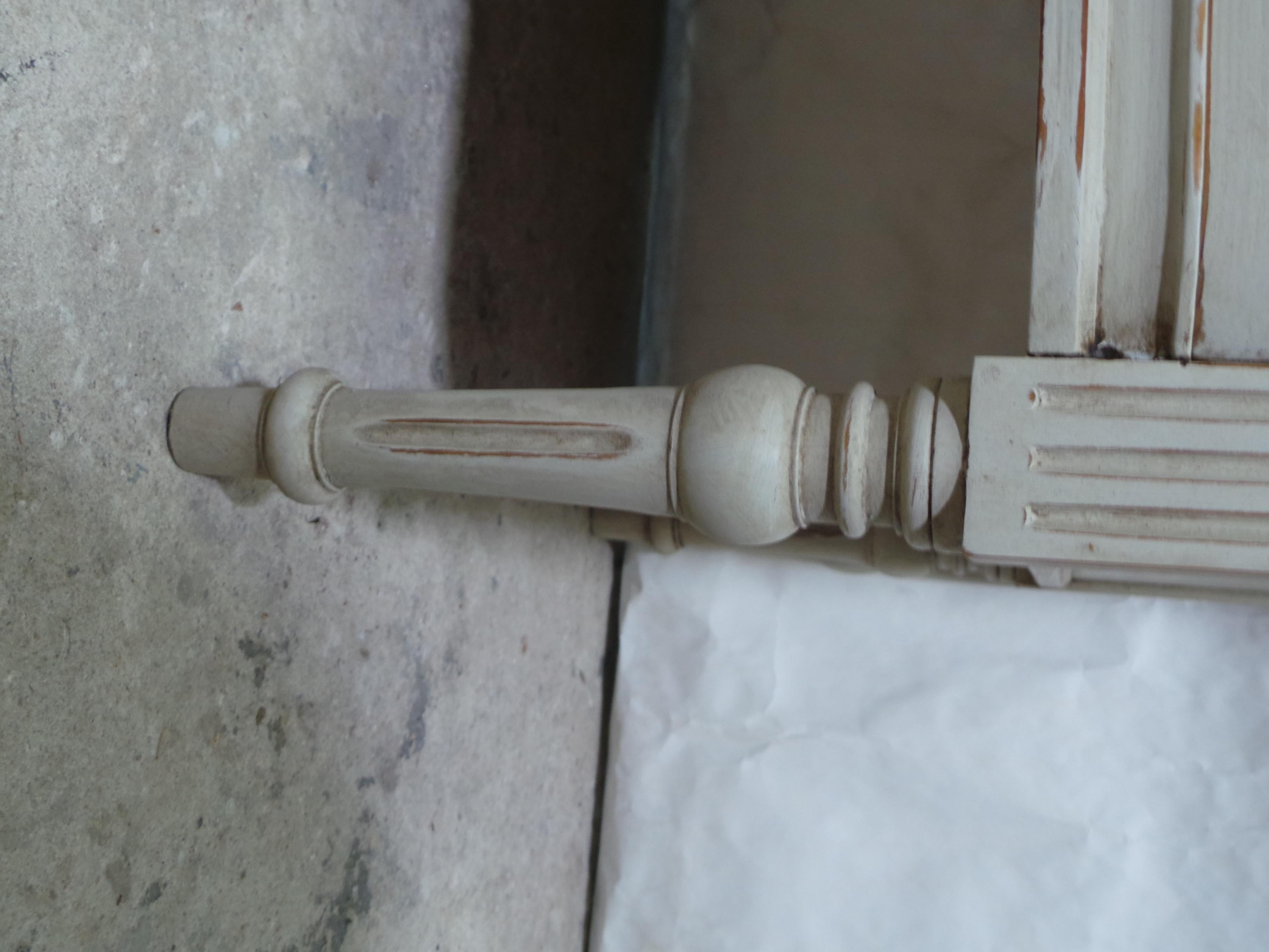 Svedese Cassettiera a 3 cassetti in stile gustaviano in vendita
