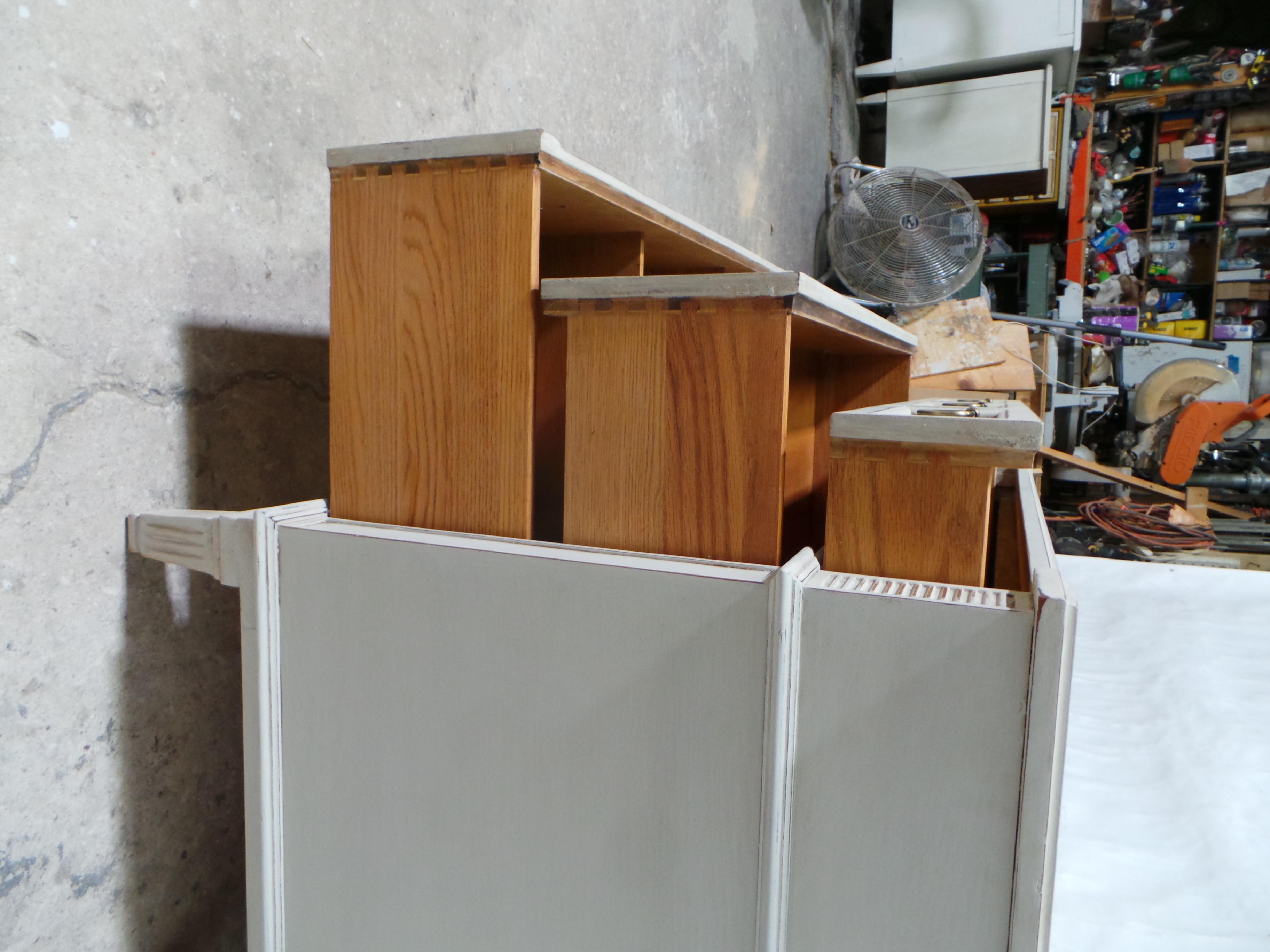 Gustavian Style Unique 3 Drawer Chest of Drawers For Sale 6