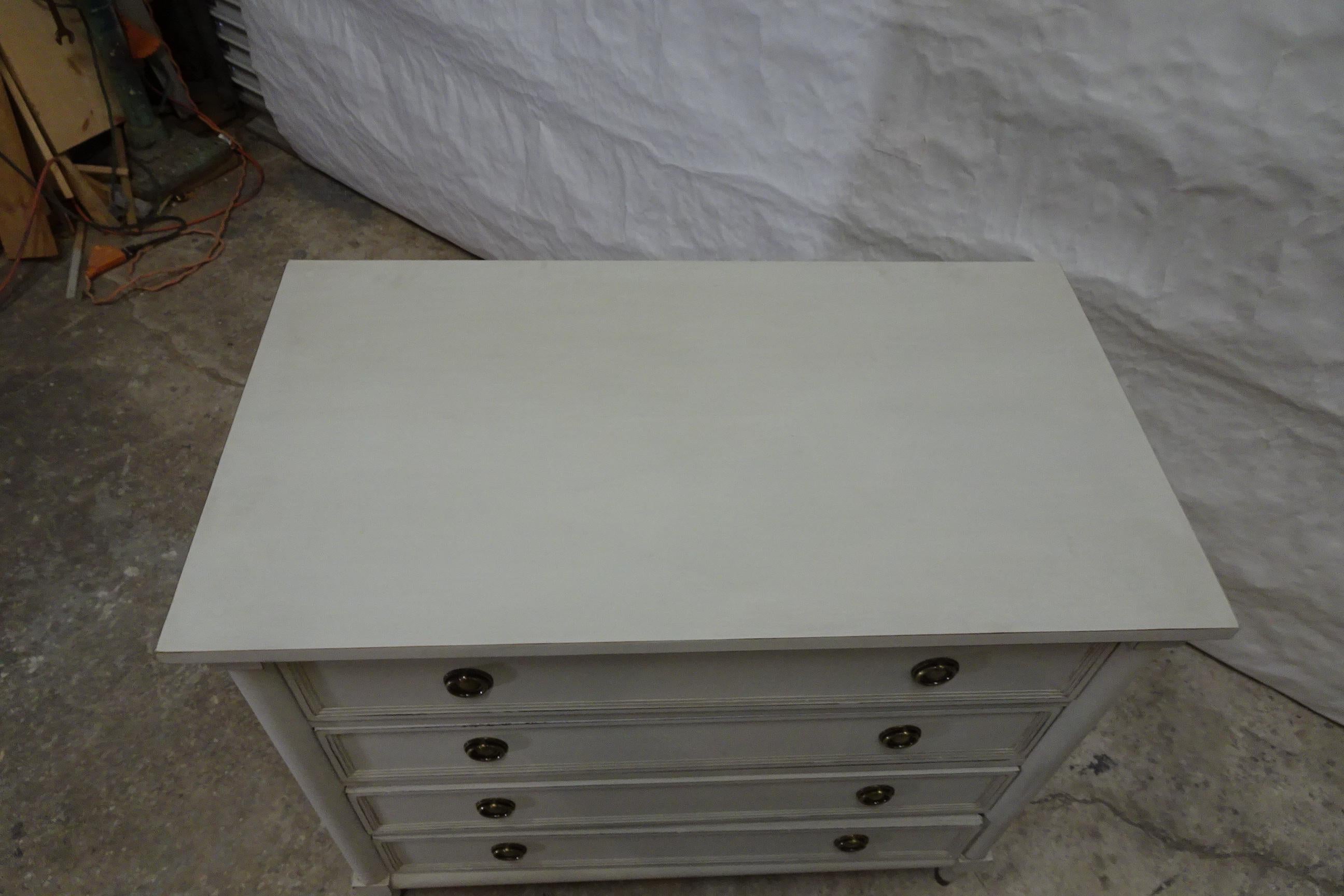 Gustavian Style Unique 4 Drawer Chest Of Drawers  For Sale 4