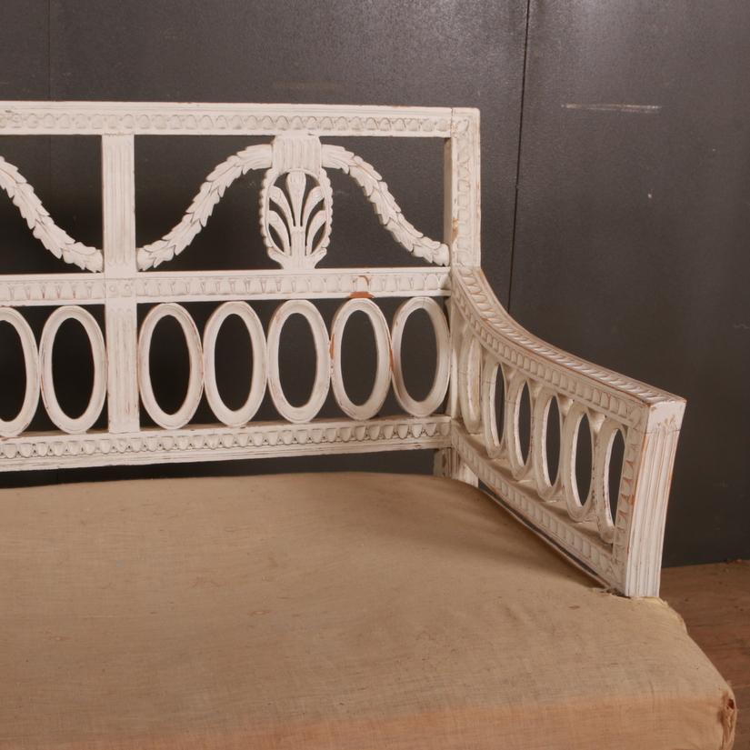 Gustavian Swedish Carved Sofa In Good Condition In Leamington Spa, Warwickshire