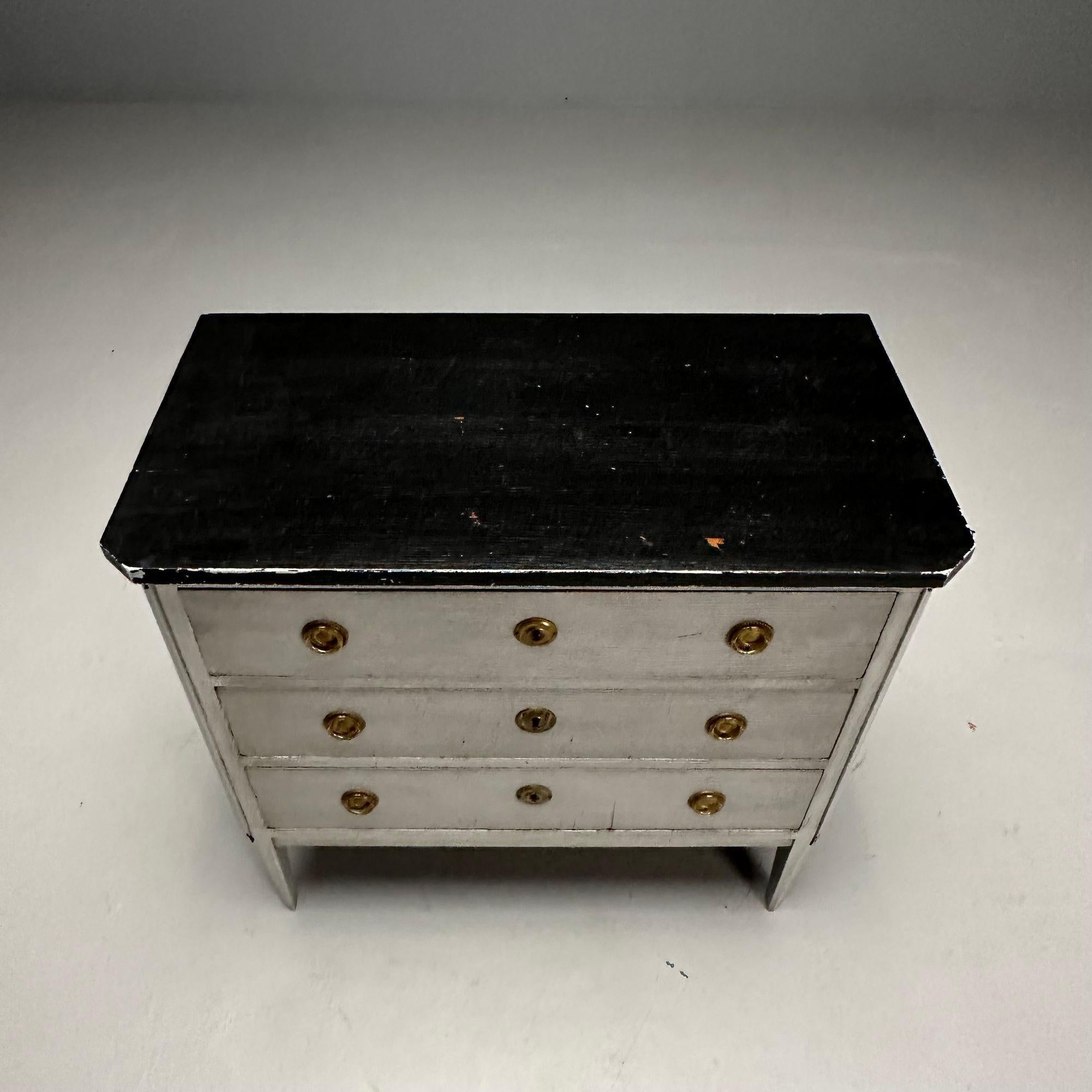Gustavian, Swedish Commode, Gray Paint Distressed, Sweden, 1950s For Sale 6