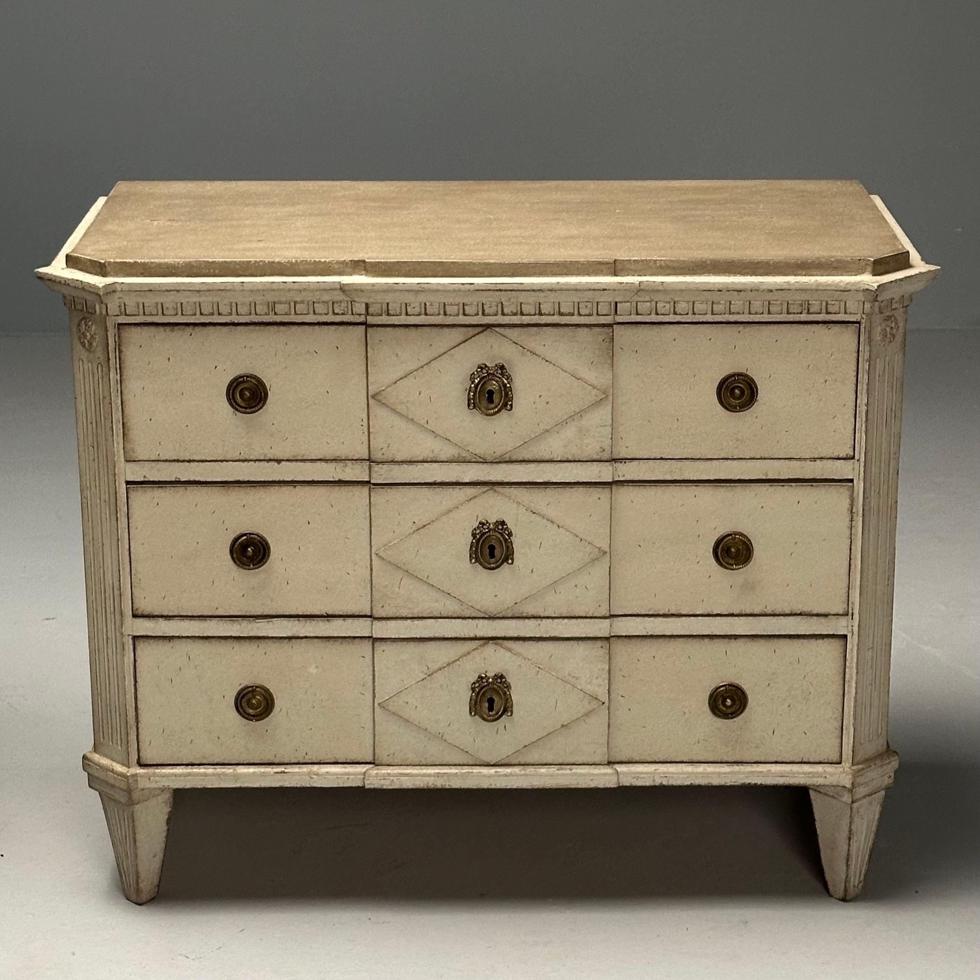 Gustavian, Swedish Commodes, Beige Paint Distressed, Brass, Sweden, 19th C. For Sale 1