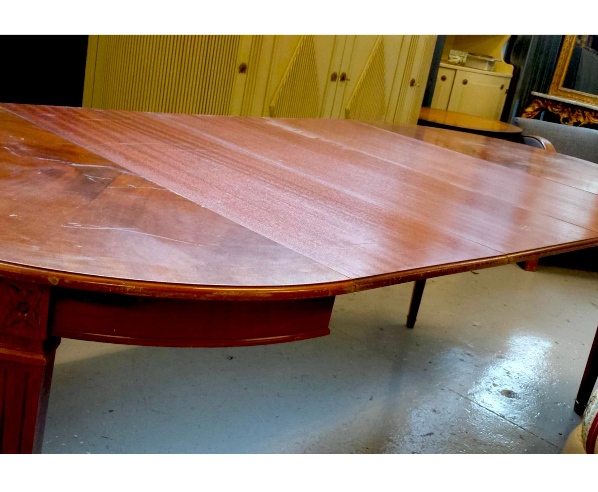Polished Gustavian Swedish Extendable Dining Table Mahogany, Early 20th Century seats 8 For Sale