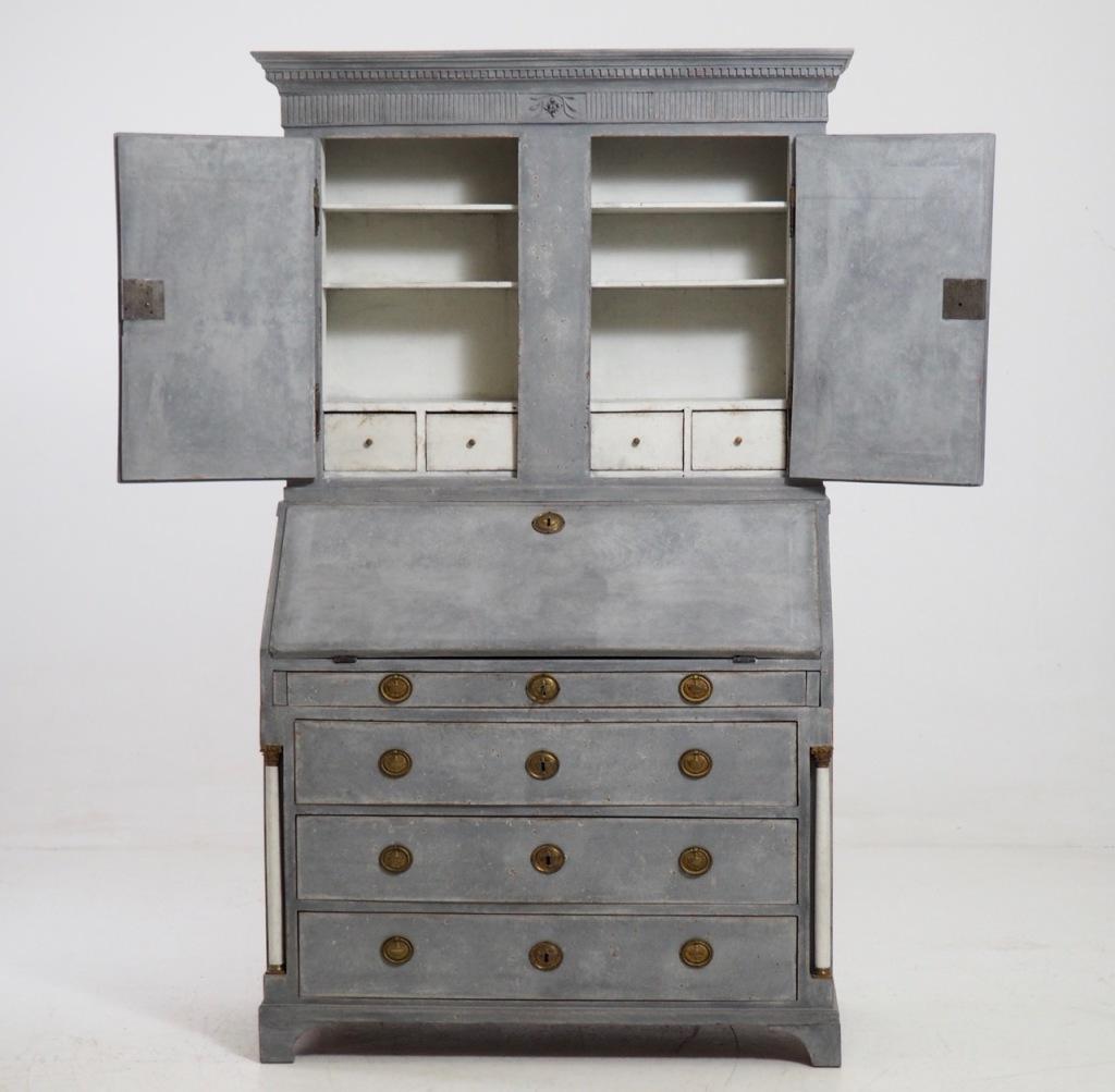 Gustavian Three-Part Bureau, circa 1810 In Good Condition In Aalsgaarde, DK