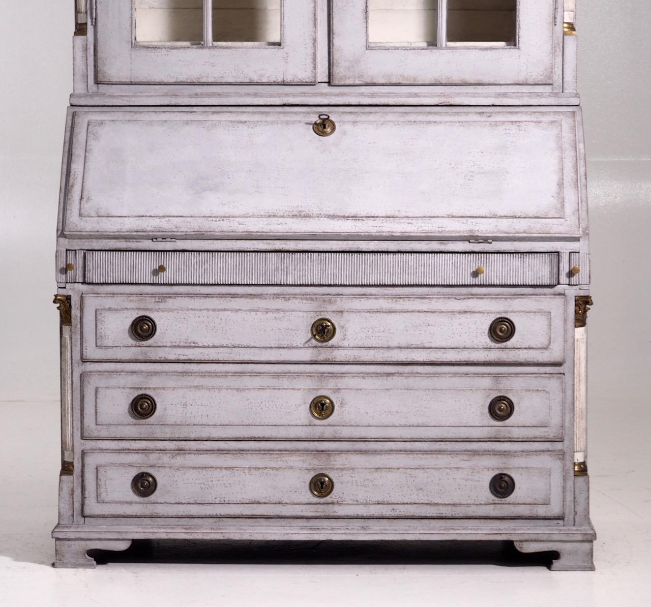 Gustavian two-parts bureau with original bronze hardware and locks, circa 1780