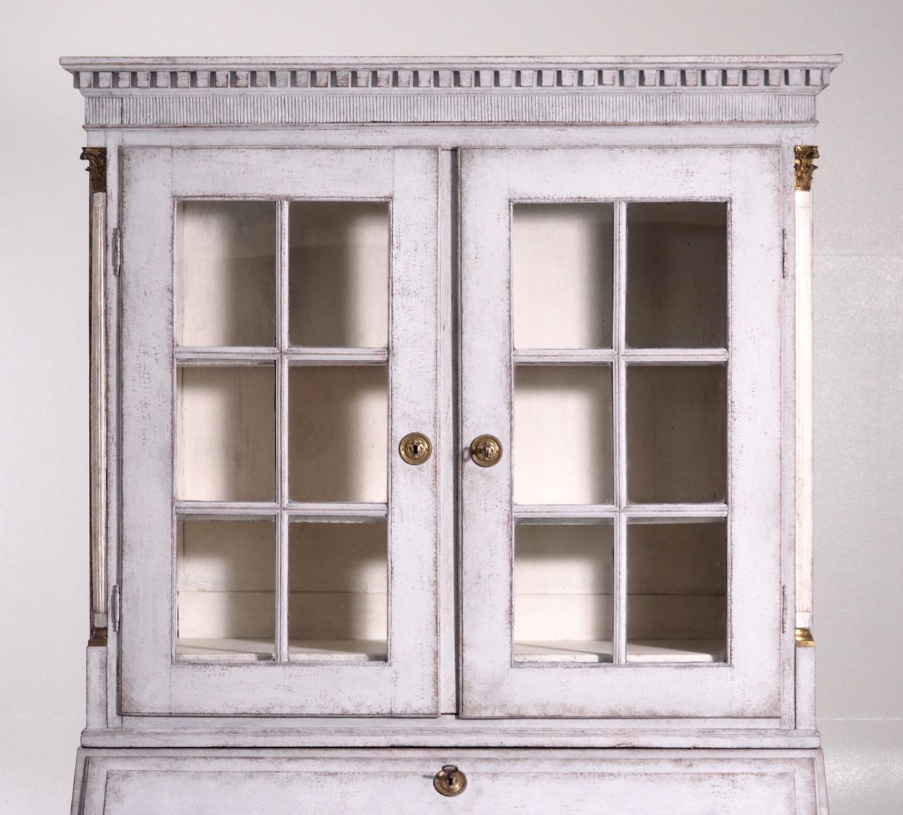 Gustavian two-parts bureau, circa 1780 In Good Condition In Aalsgaarde, DK