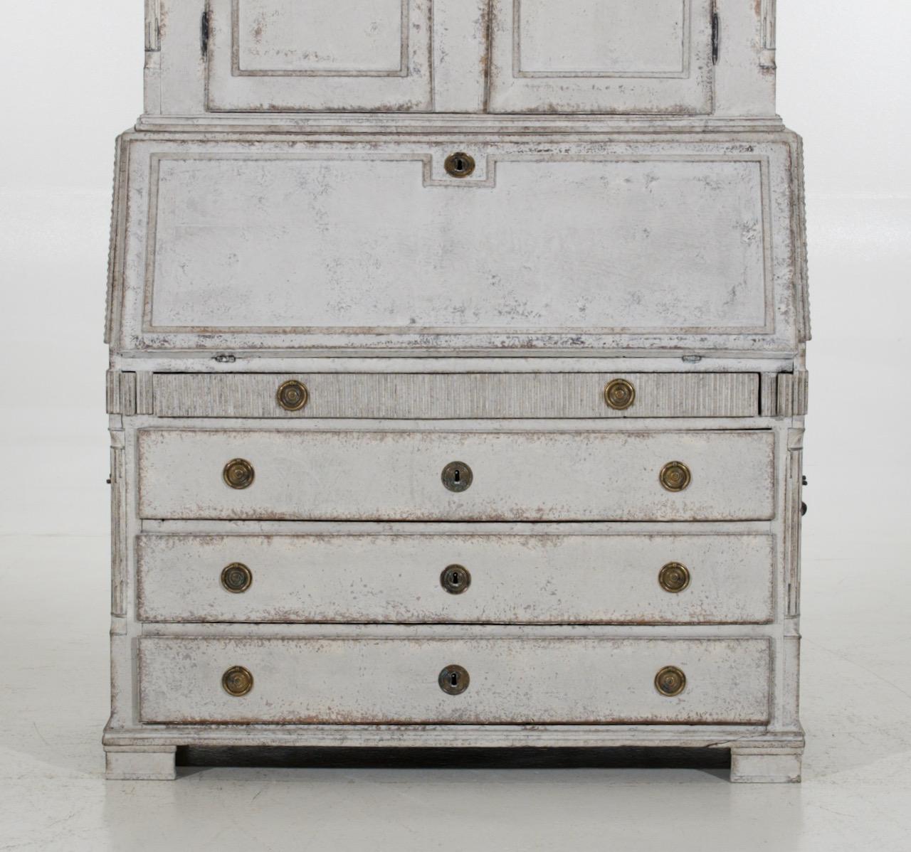 Gustavian Two-Parts Bureau, circa 1790 In Good Condition For Sale In Aalsgaarde, DK
