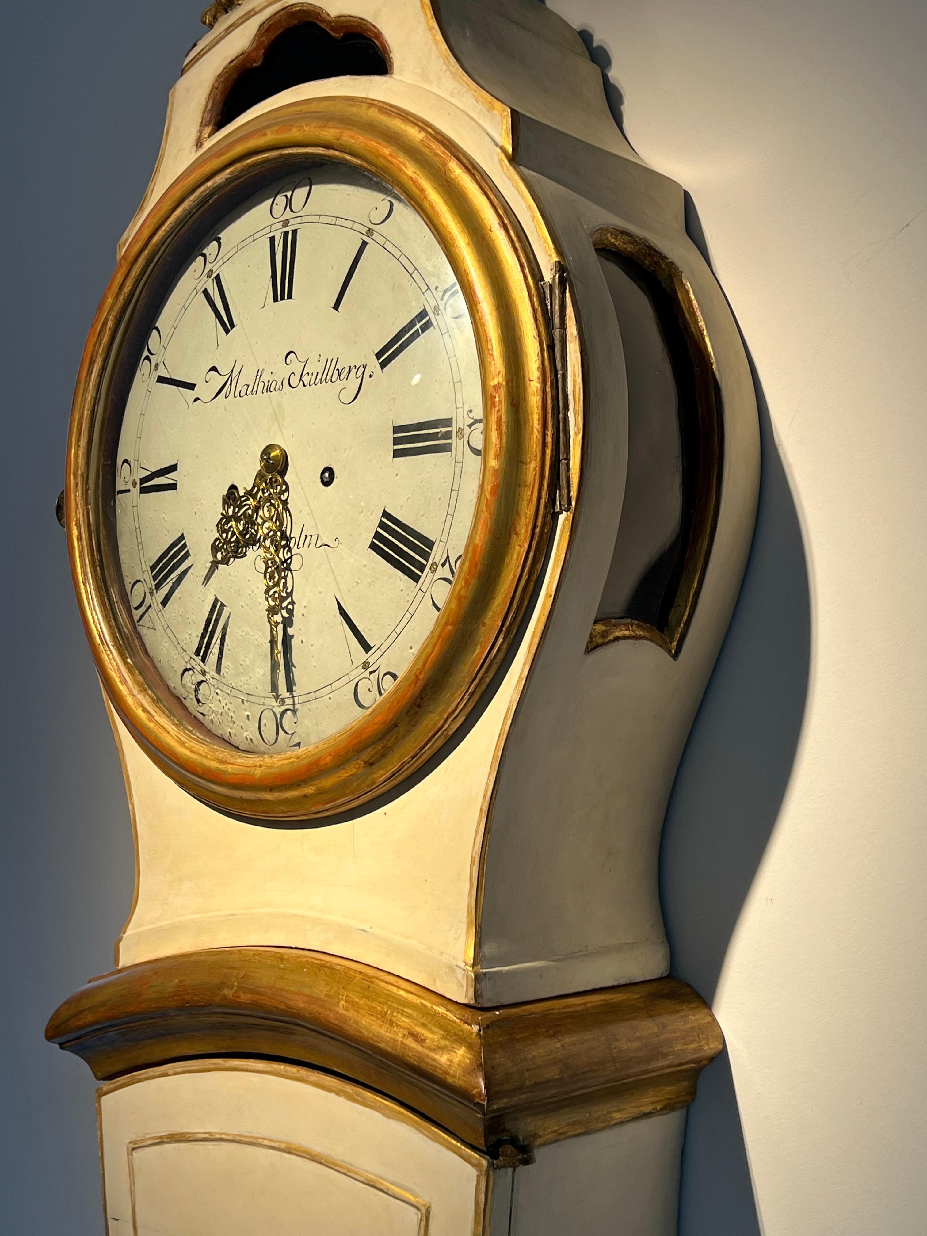 Gustavian white painted Longcase Clock Mathias Kullberg Stockholm 18th century In Good Condition For Sale In Worpswede / Bremen, DE