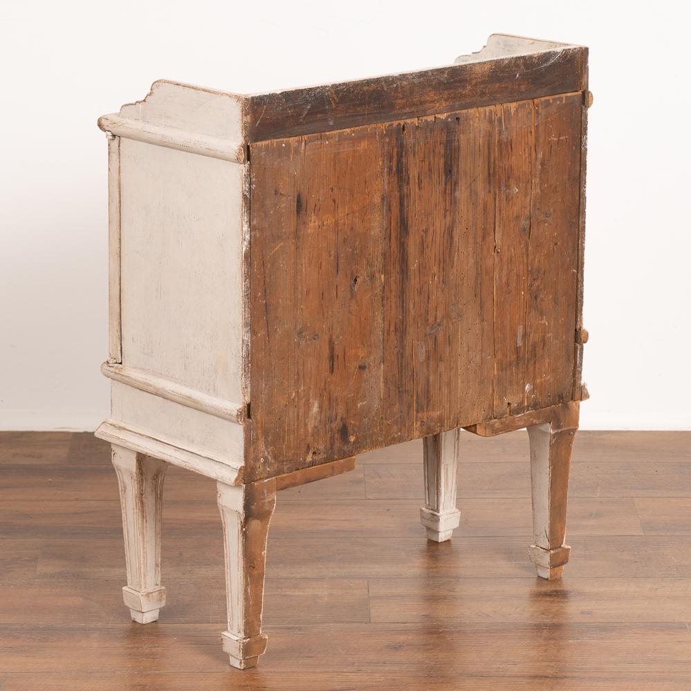 Gustavian White Painted Small Side Table Cabinet, Sweden, circa 1880 3