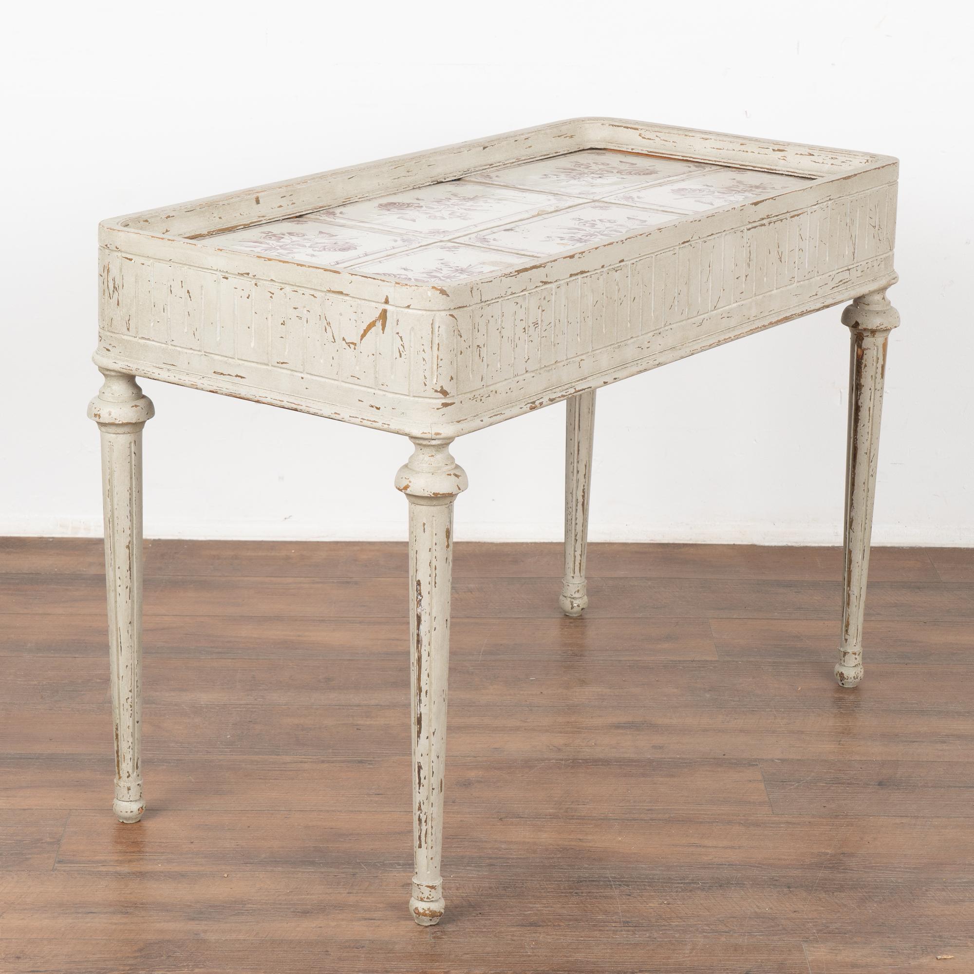 Gustavian White Tile Top Tea Side Table with Purple Flowers Sweden circa 1860-80 For Sale 8