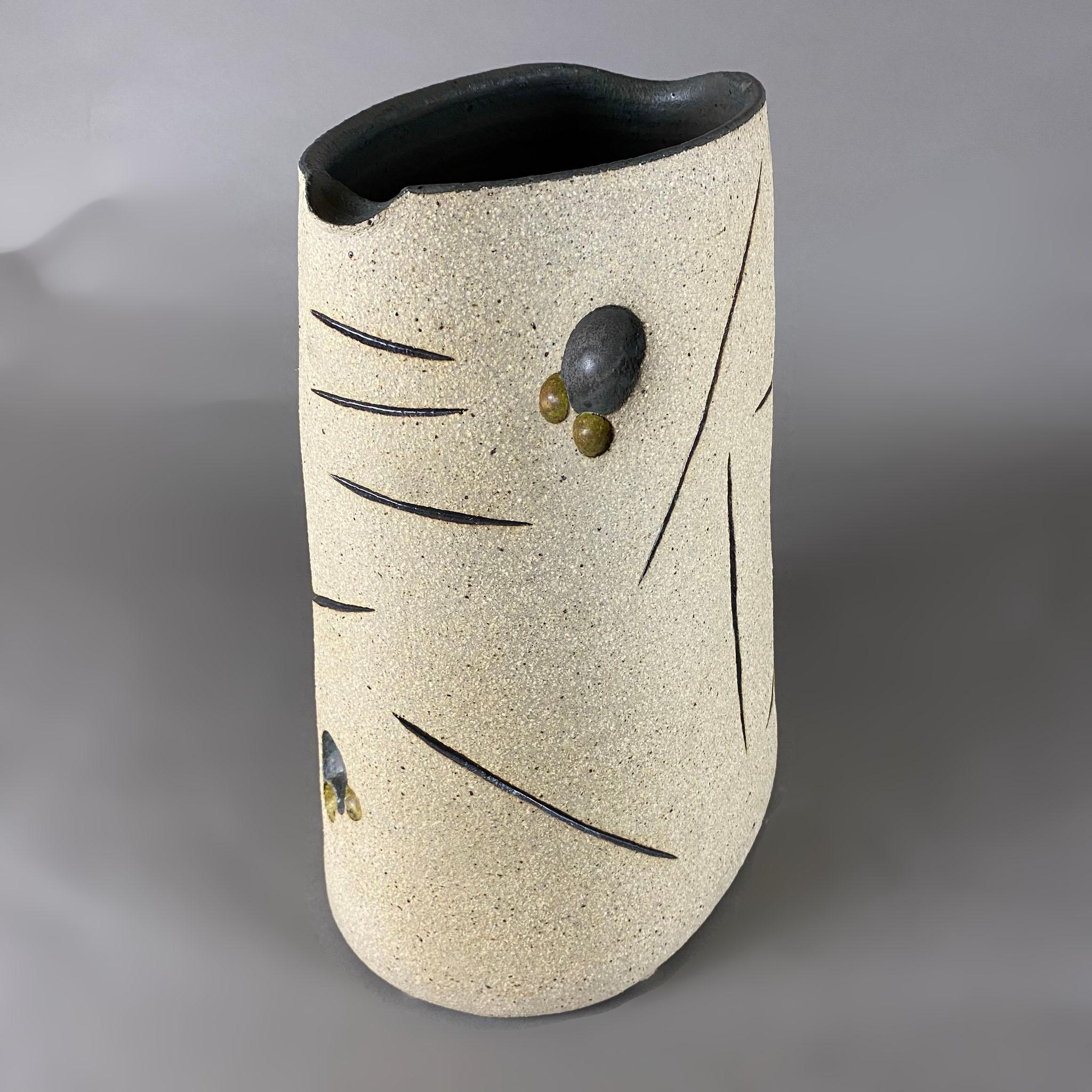 Gustavo Pérez Vase en céramique haute température avec taillades en vente 3