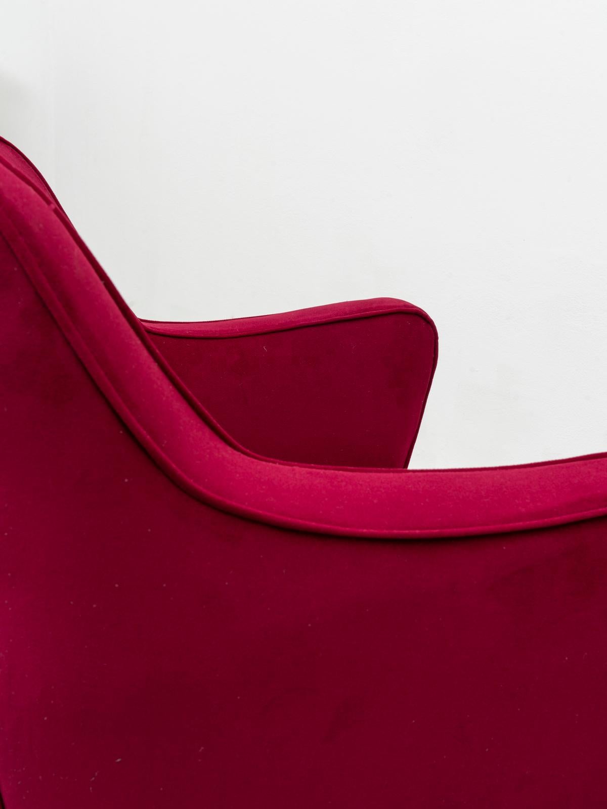 Mid-20th Century Gustavo Putlitzer Finali Pair of Crimson Velvet Midcentury Armchairs for Cassina For Sale