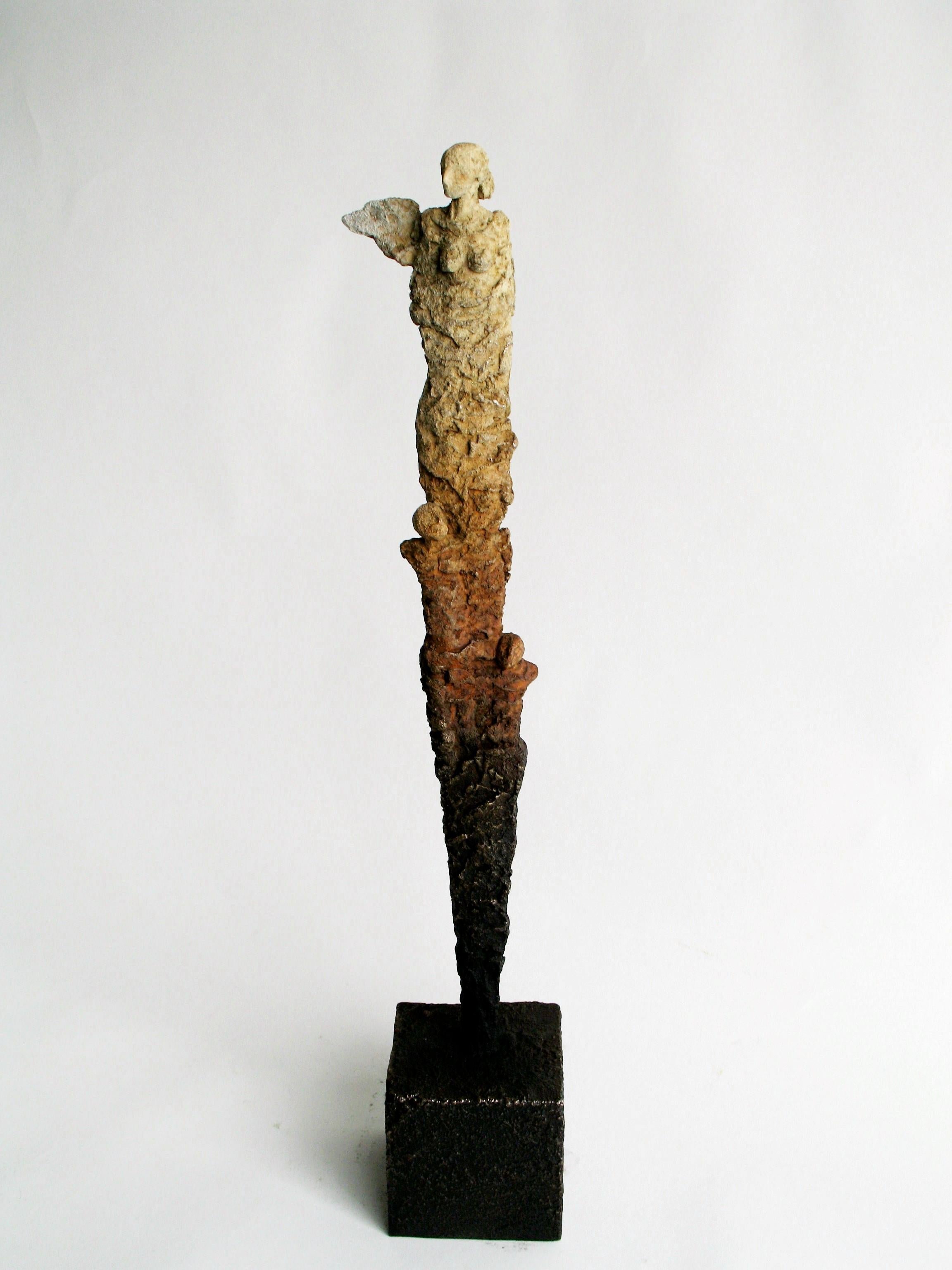 Celeste - Sculpture by Gustavo Torres