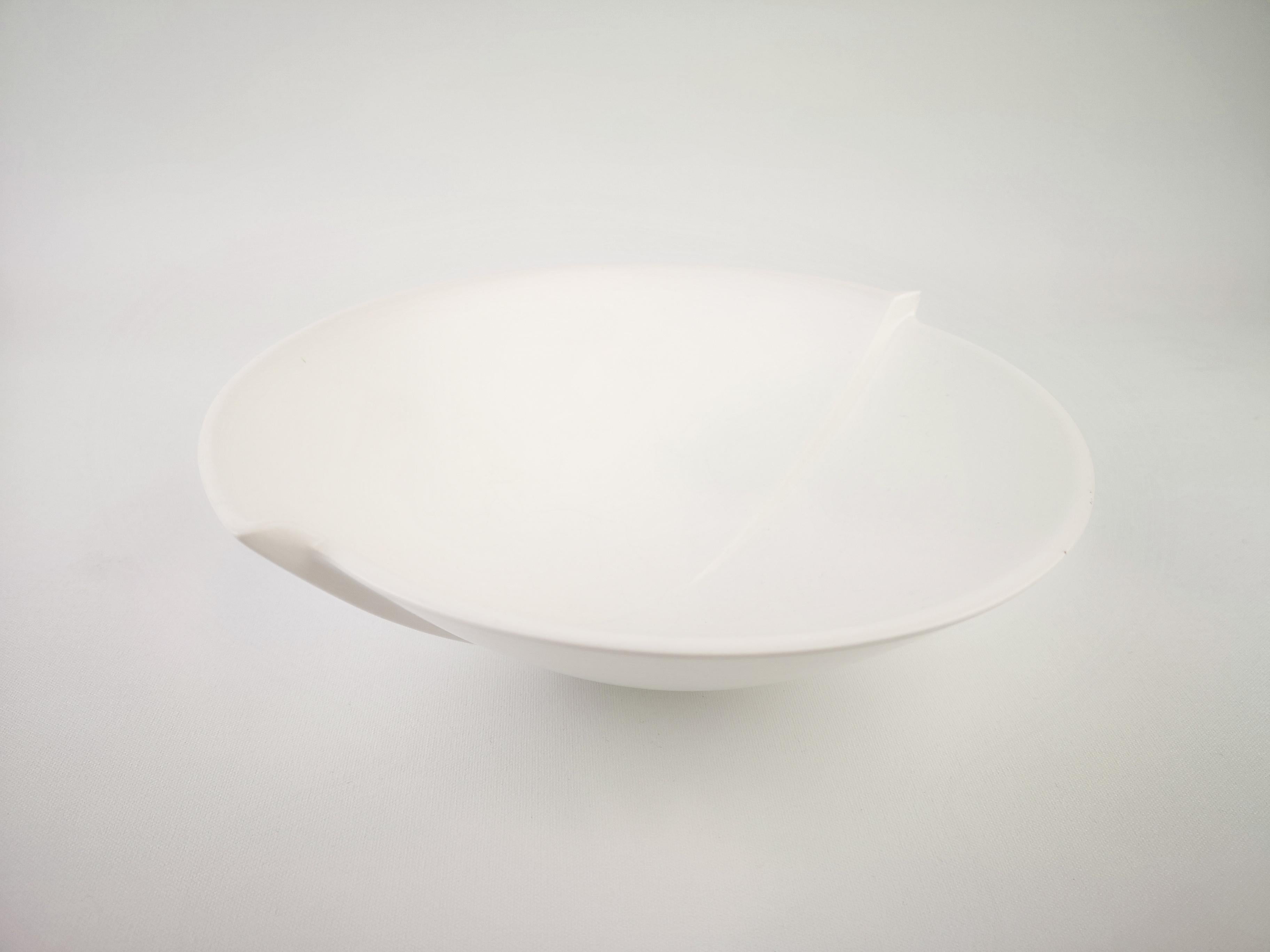 Gustavsberg Ceramic Bowl Surrea Wilhelm Kåge im Zustand „Gut“ in Hillringsberg, SE