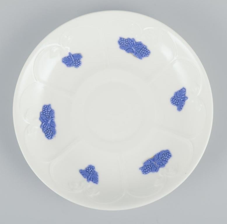 Gustavsberg, Sweden. Set of five large porcelain coffee cups with saucers. In Excellent Condition For Sale In København, Copenhagen