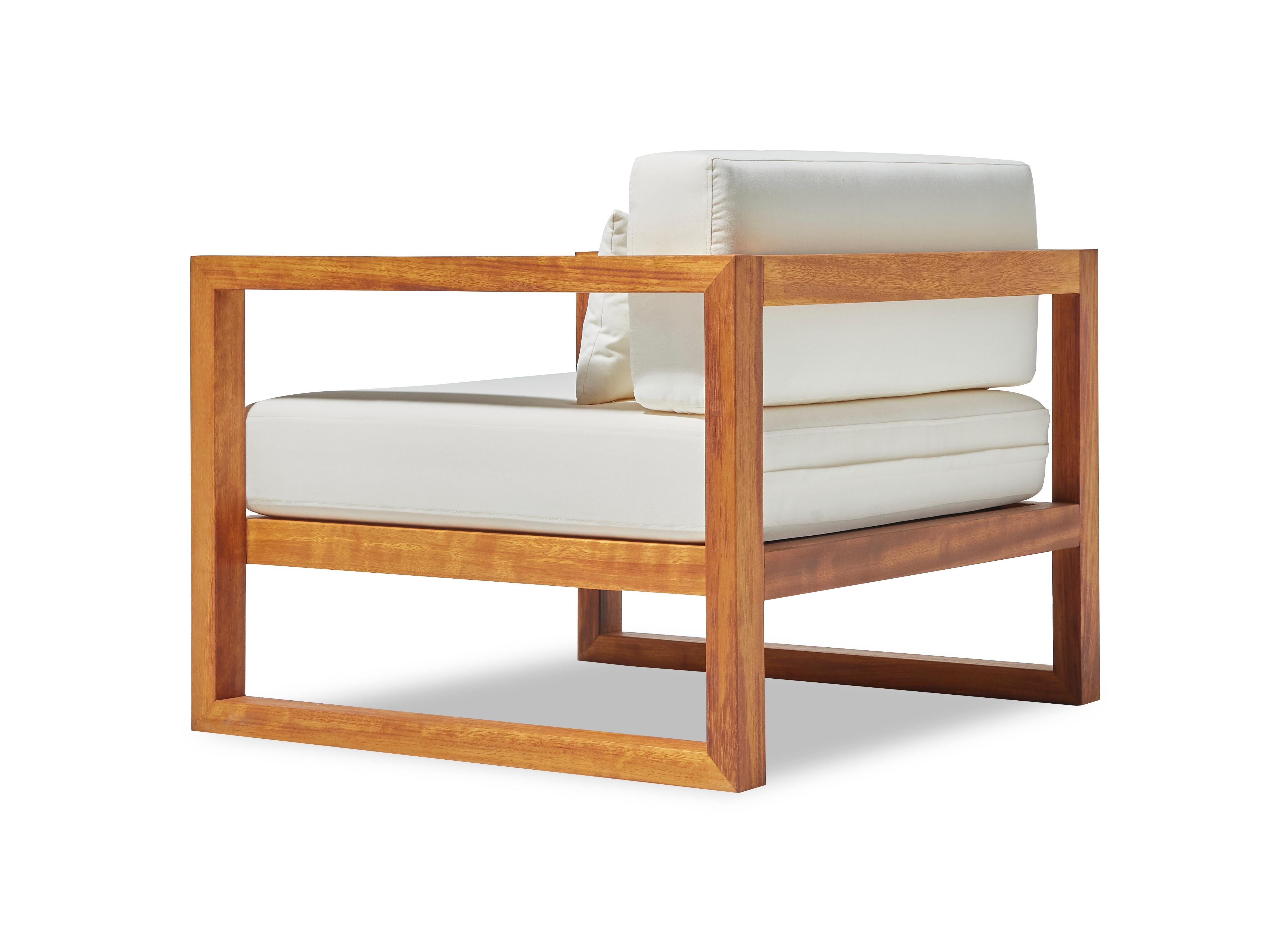 Sillón de exterior GUSTO de tela blanca hidrófuga y madera maciza de iroko Turco en venta