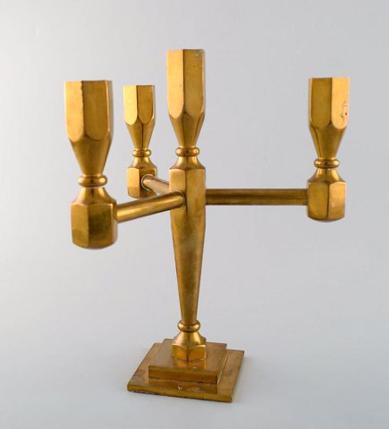 Gusum metal, brass candlestick for three lights.
Swedish design.
Measures: 15 cm x 6 cm.
In perfect condition.