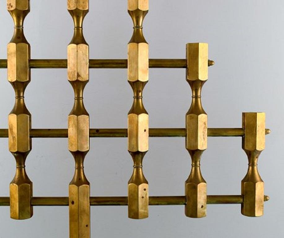 Gusum Metal, Gran Candelero Raro de Latón para Siete Luces, Diseño Sueco Escandinavo moderno en venta