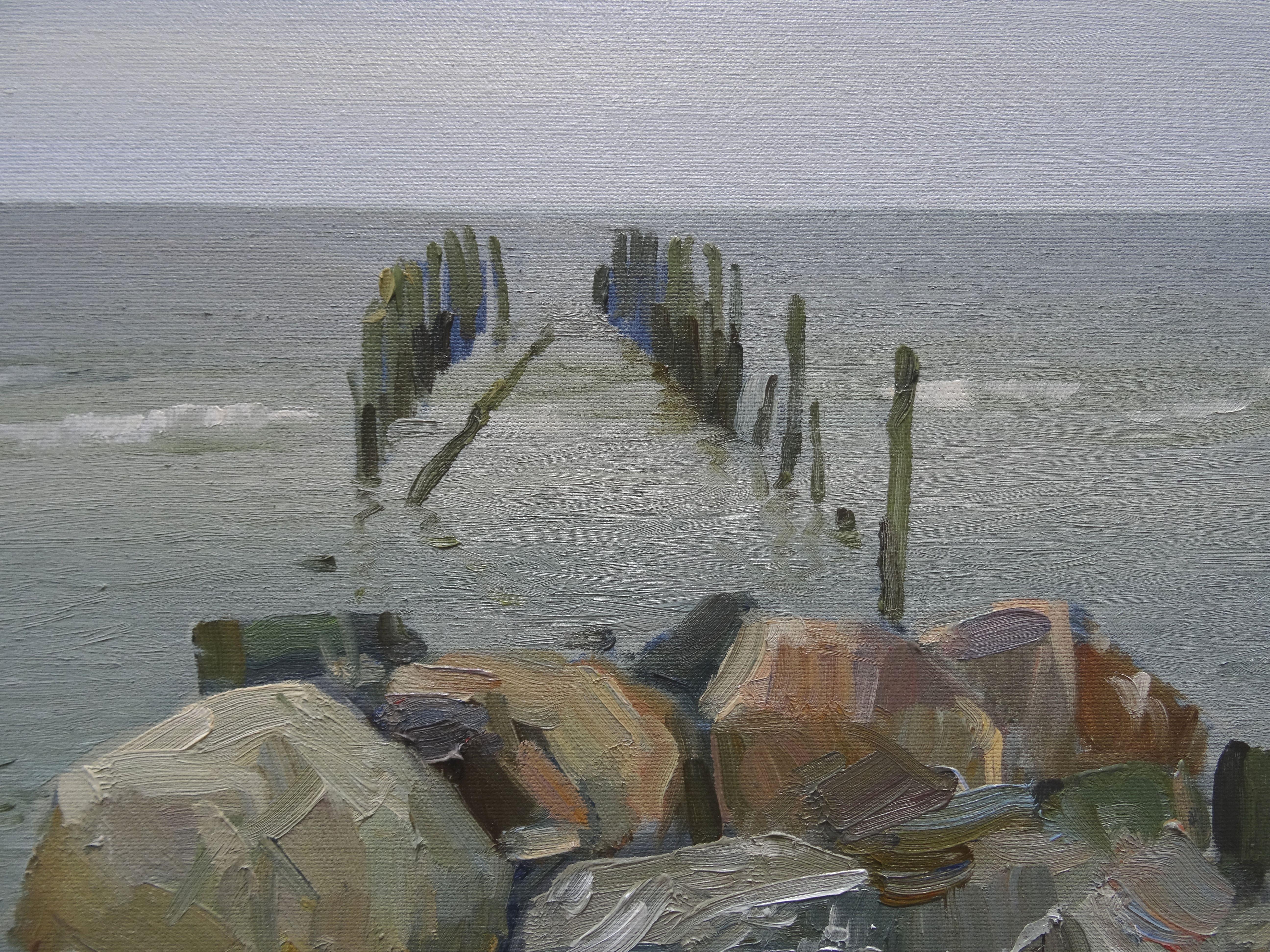 Jetée de Lapmezciems  huile/toile, 50x80 cm - Gris Landscape Painting par Gutmanis Andis