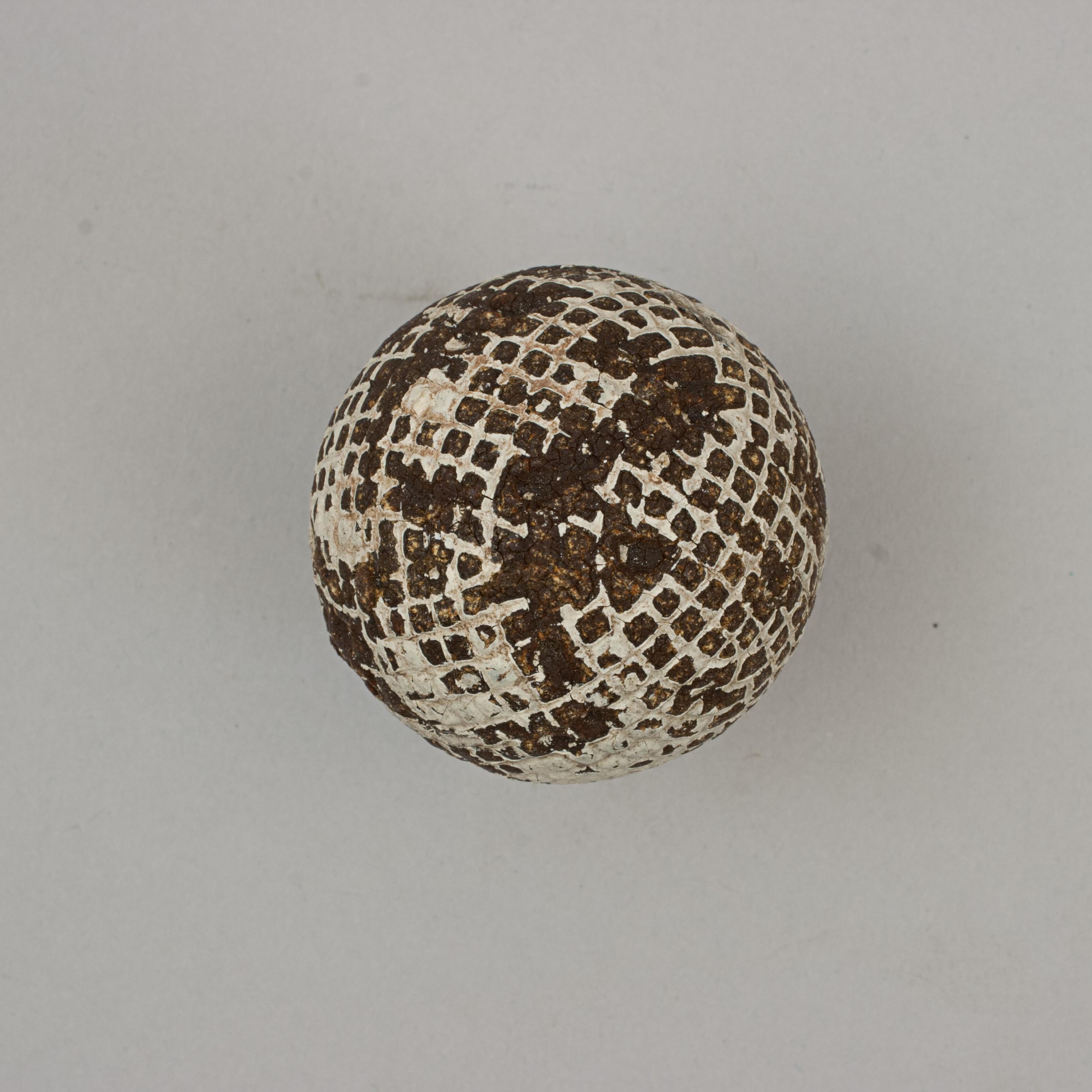 Gutta Percha, Golfball mit Mesh-Muster im Angebot 4