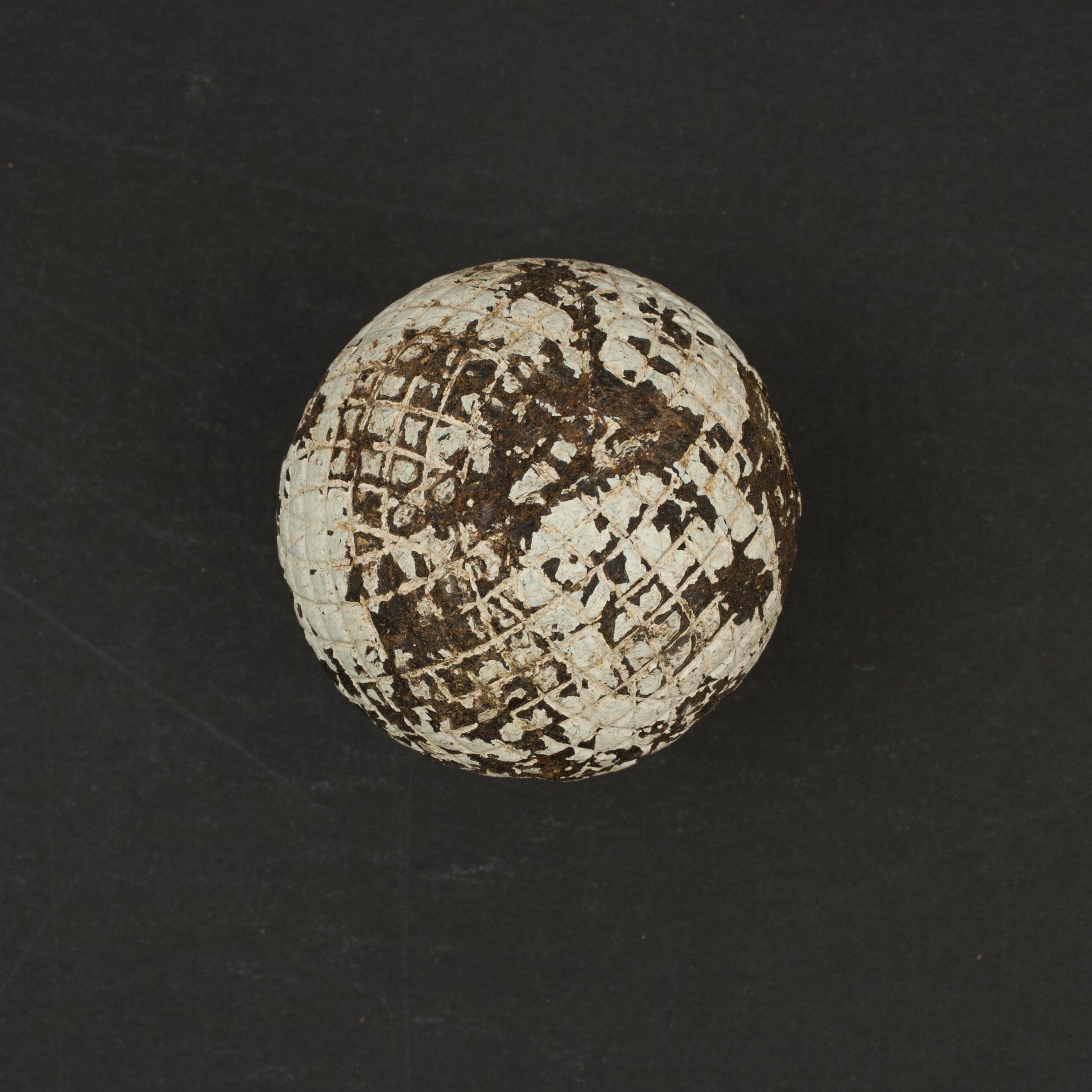 Pelota de golf de gutapercha y malla siglo XIX en venta
