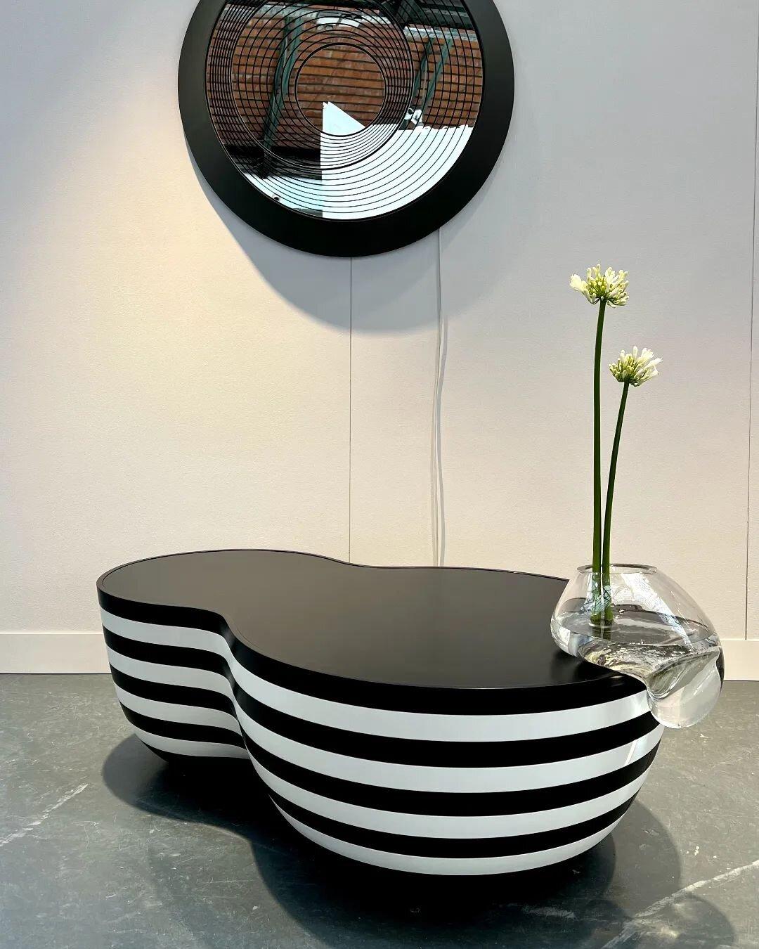 Gutta Vase CS1 - Contemporary Minimalist by Noom in Blown Transparent glass For Sale 5