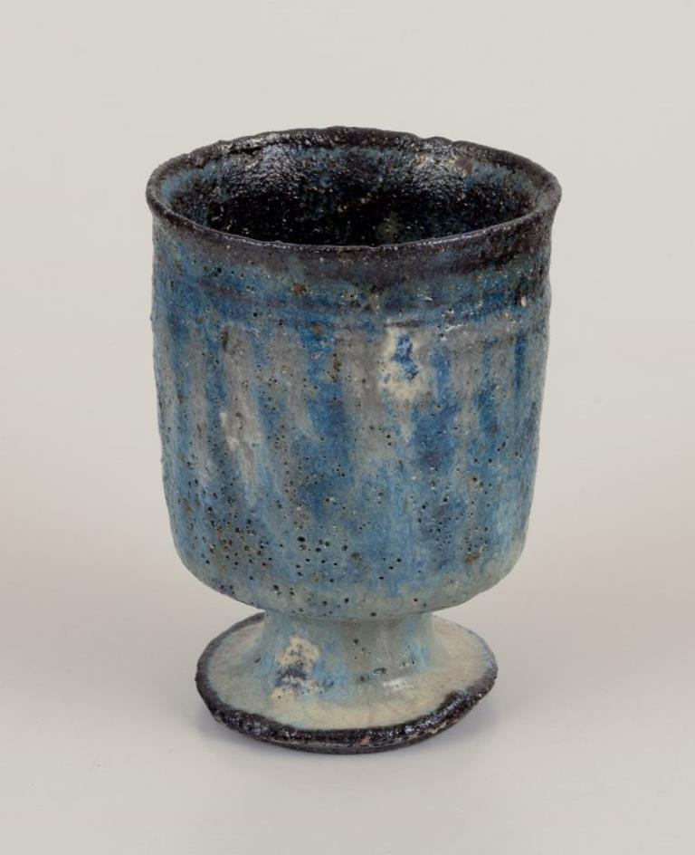 Danois Gutte Eriksen, Danemark. Deux tasses en céramique en technique raku. en vente