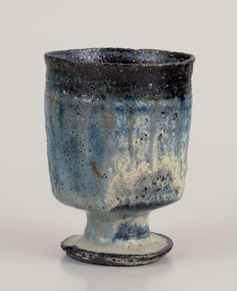 Vernissé Gutte Eriksen, Danemark. Deux tasses en céramique en technique raku. en vente